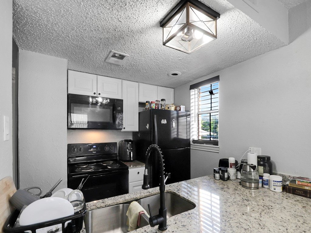 9520 Royal Lane 210