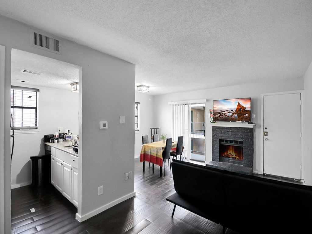 9520 Royal Lane 210