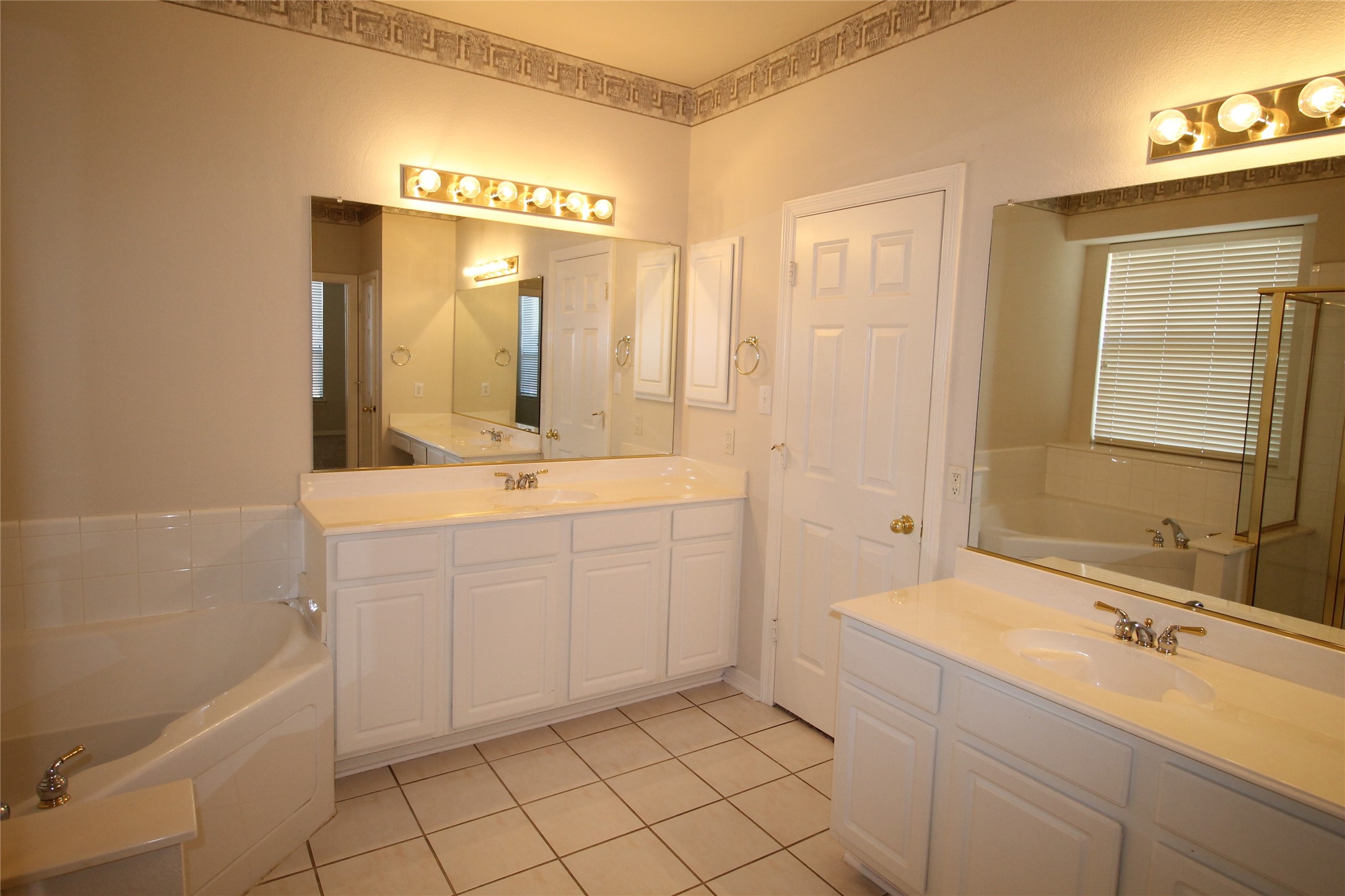 1416 Old Oak Trail