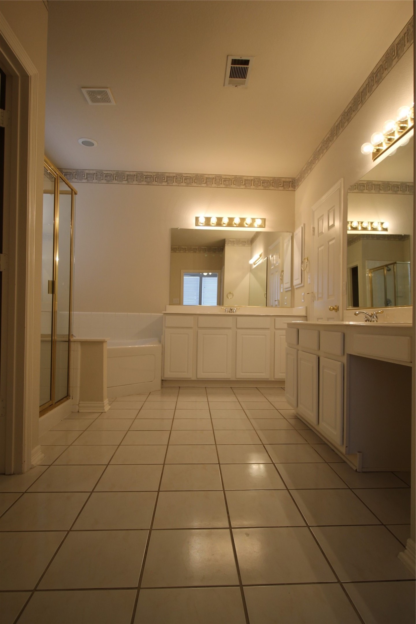 1416 Old Oak Trail