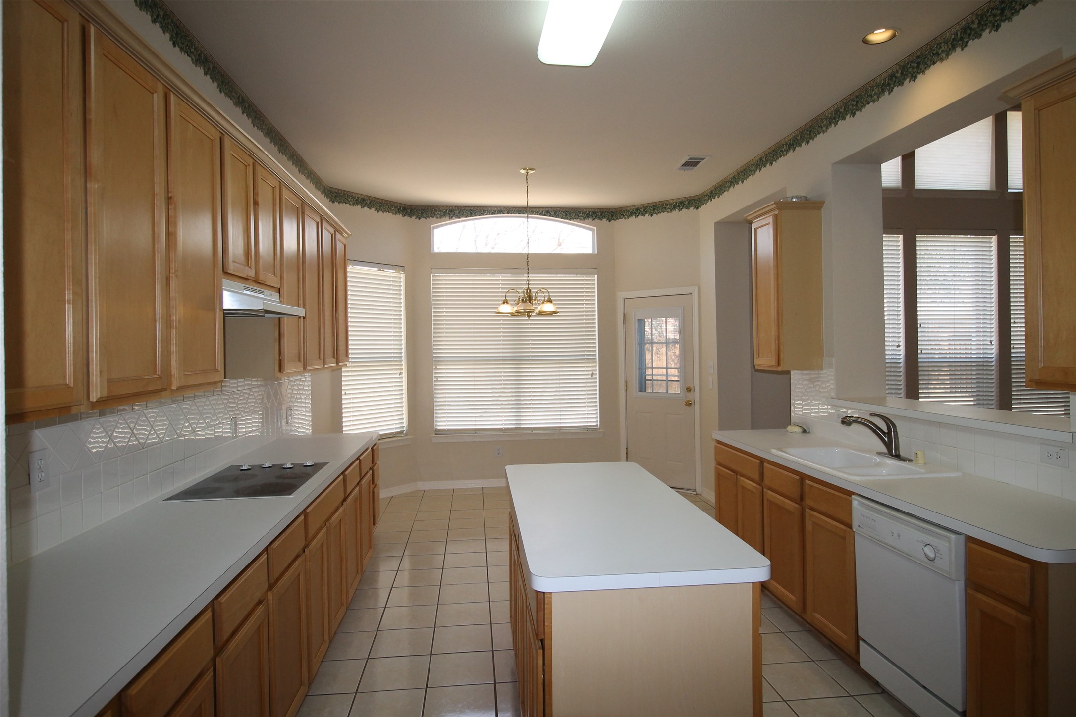 1416 Old Oak Trail