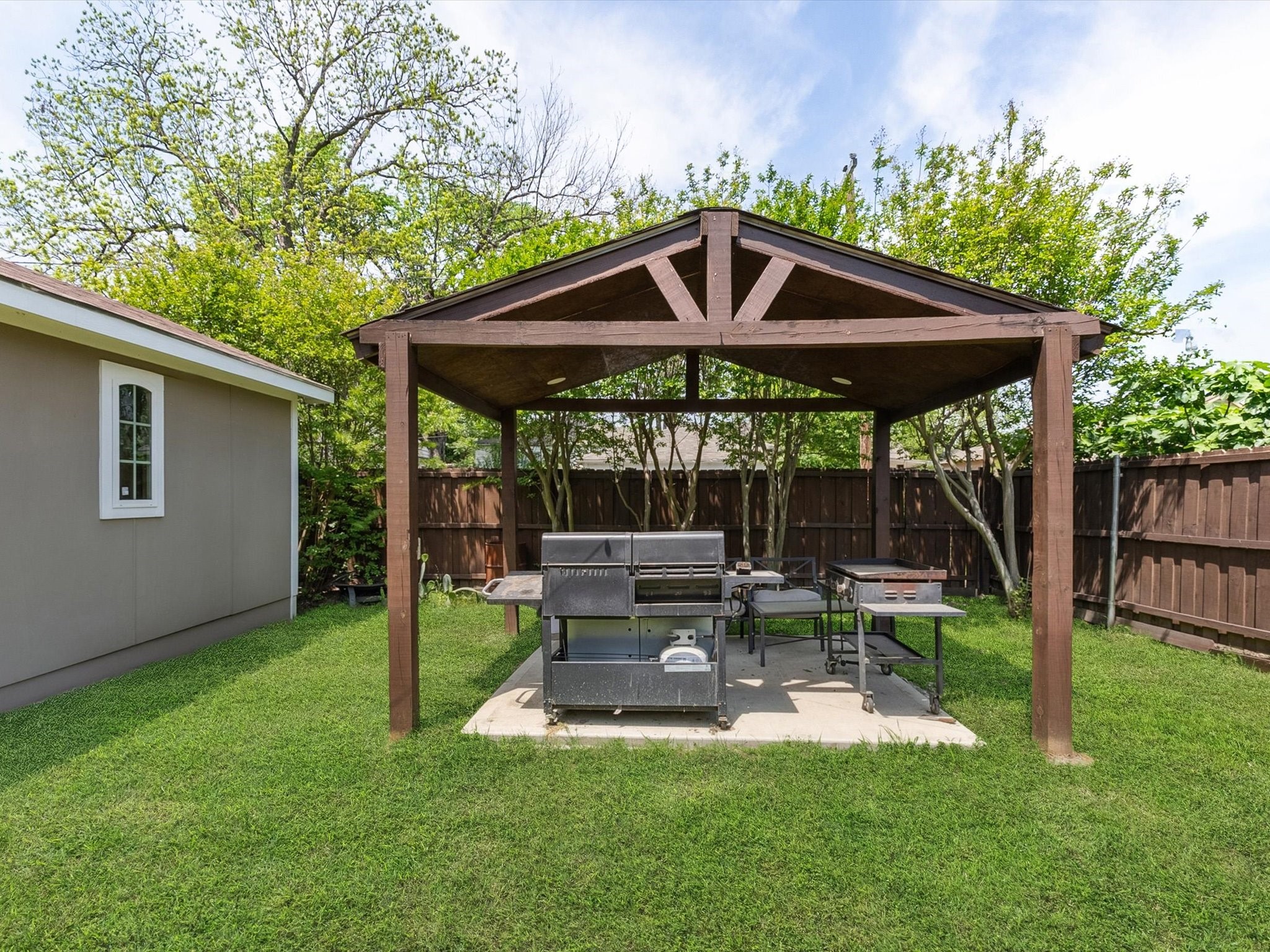 2515 Roanoke Avenue