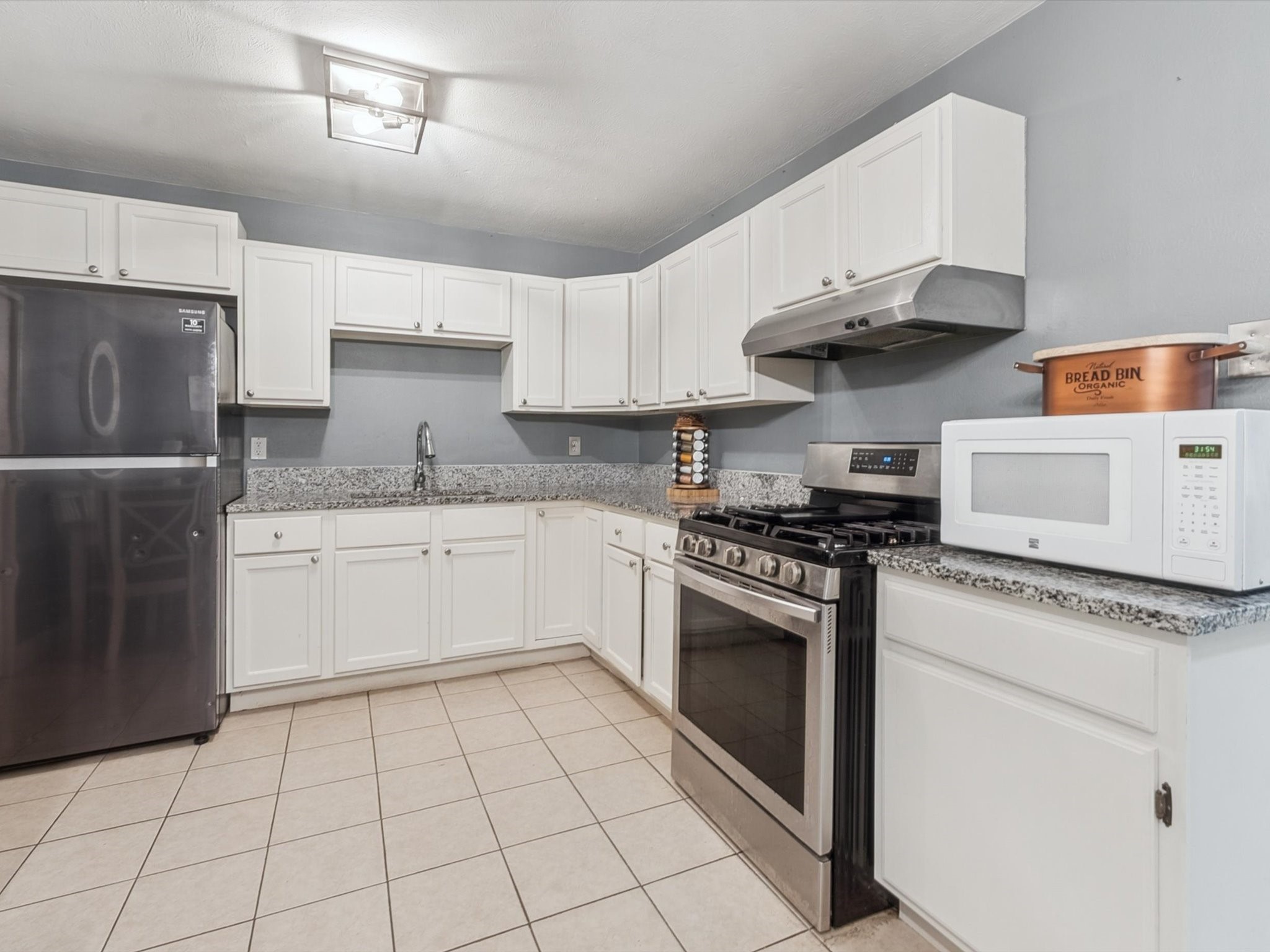 2515 Roanoke Avenue