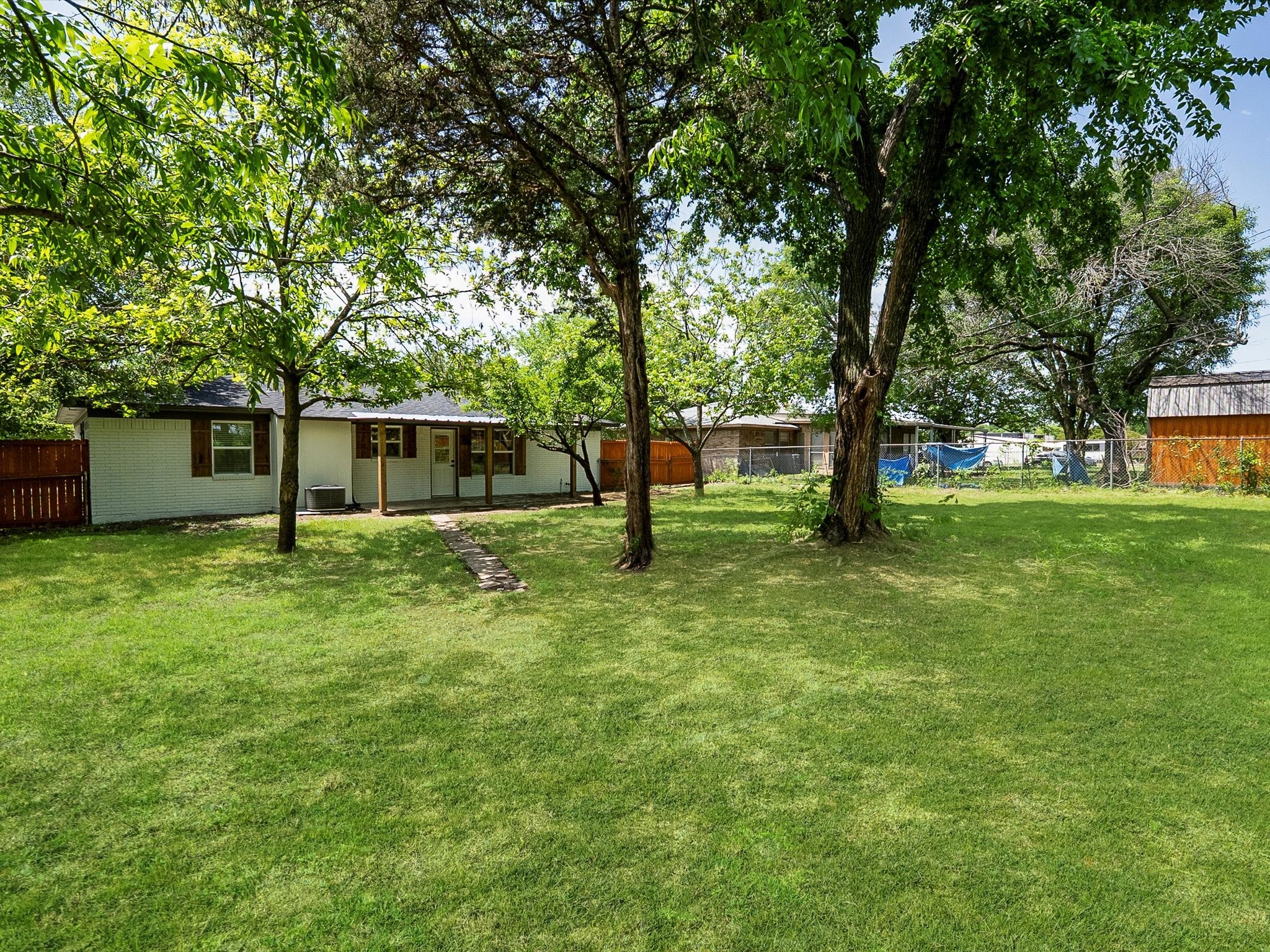 739 Lakeside Drive