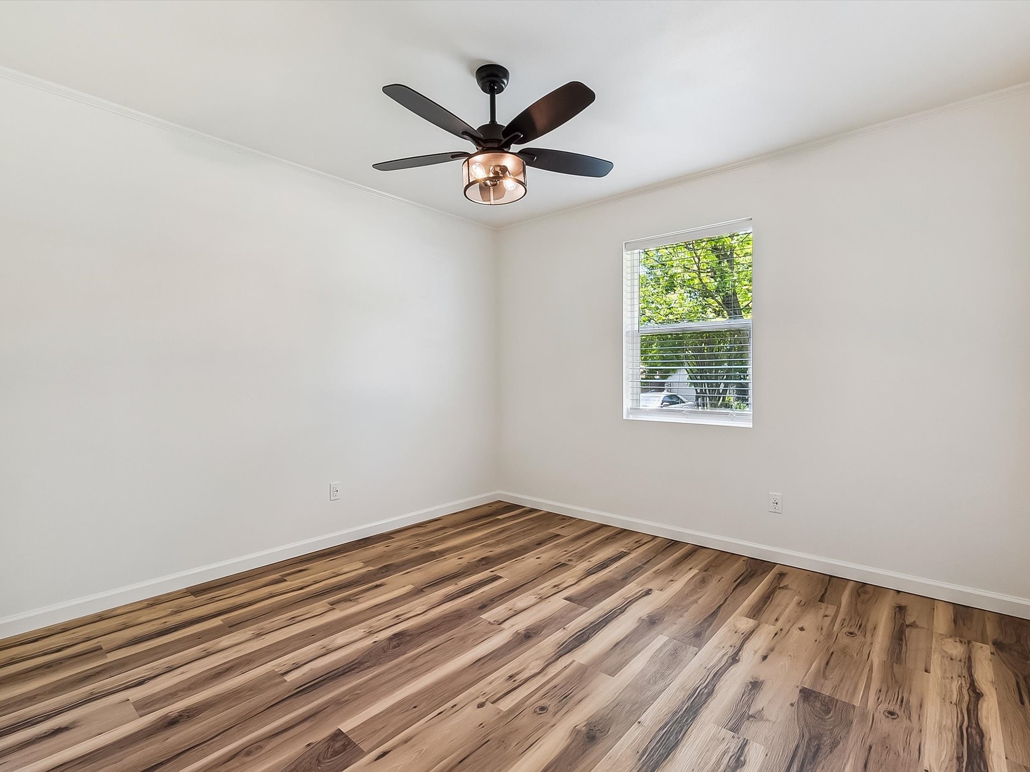 739 Lakeside Drive