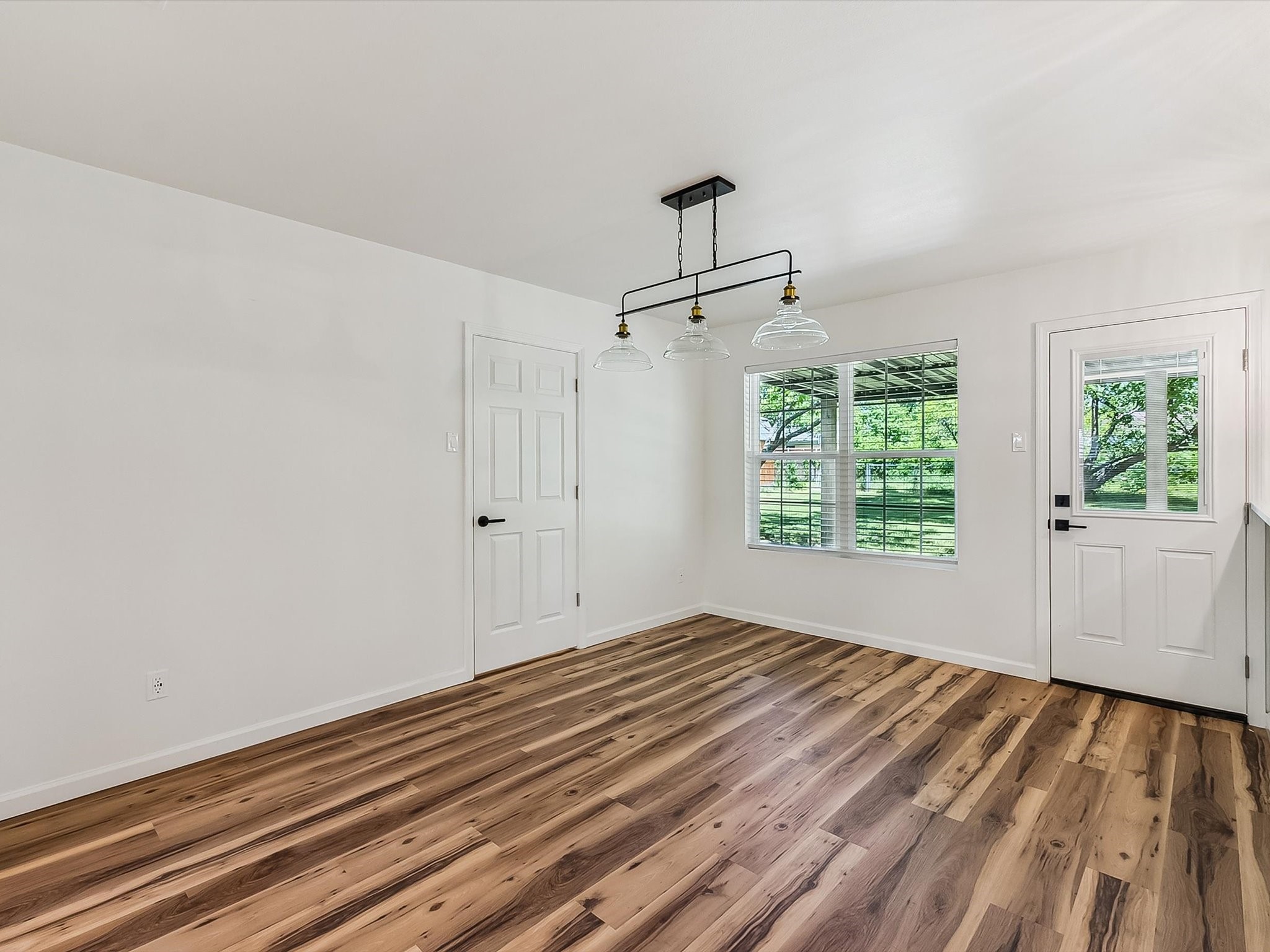739 Lakeside Drive