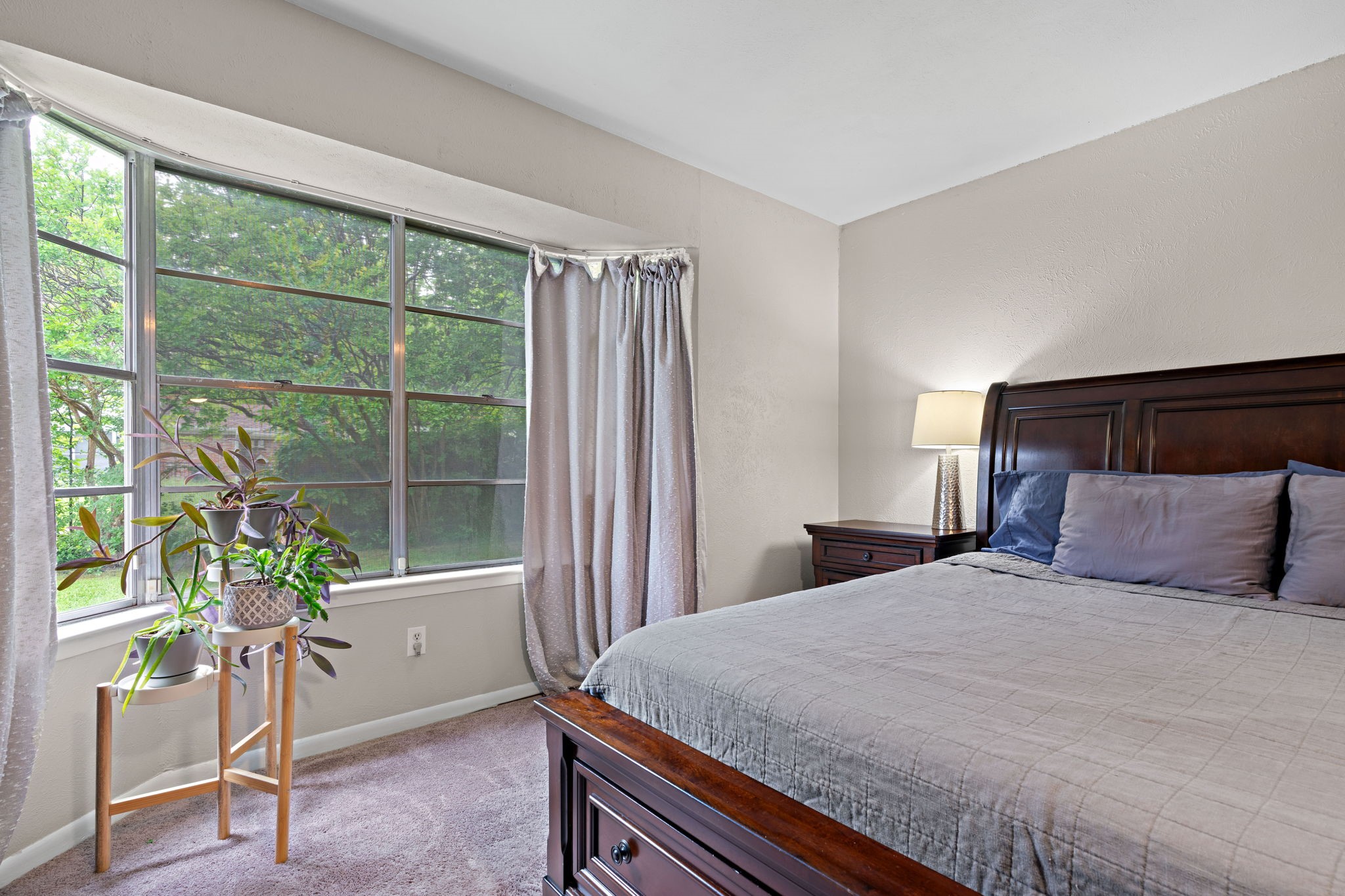 6409 Buena Vista Drive