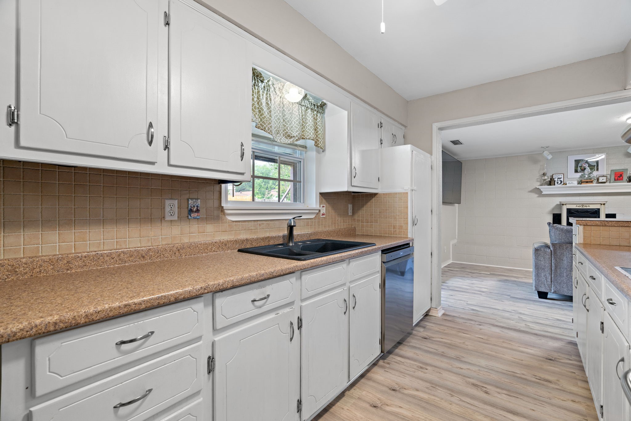 6409 Buena Vista Drive