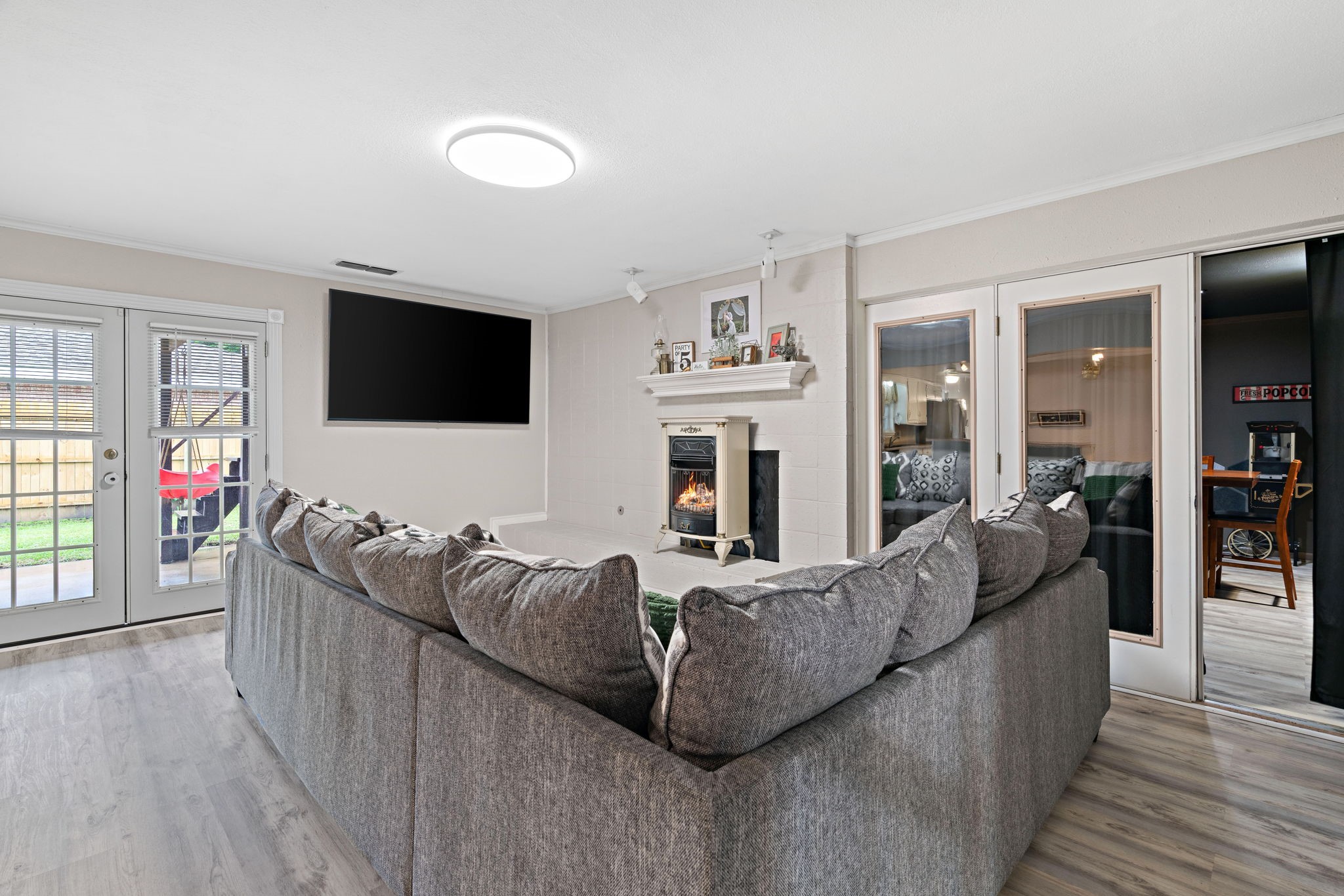 6409 Buena Vista Drive