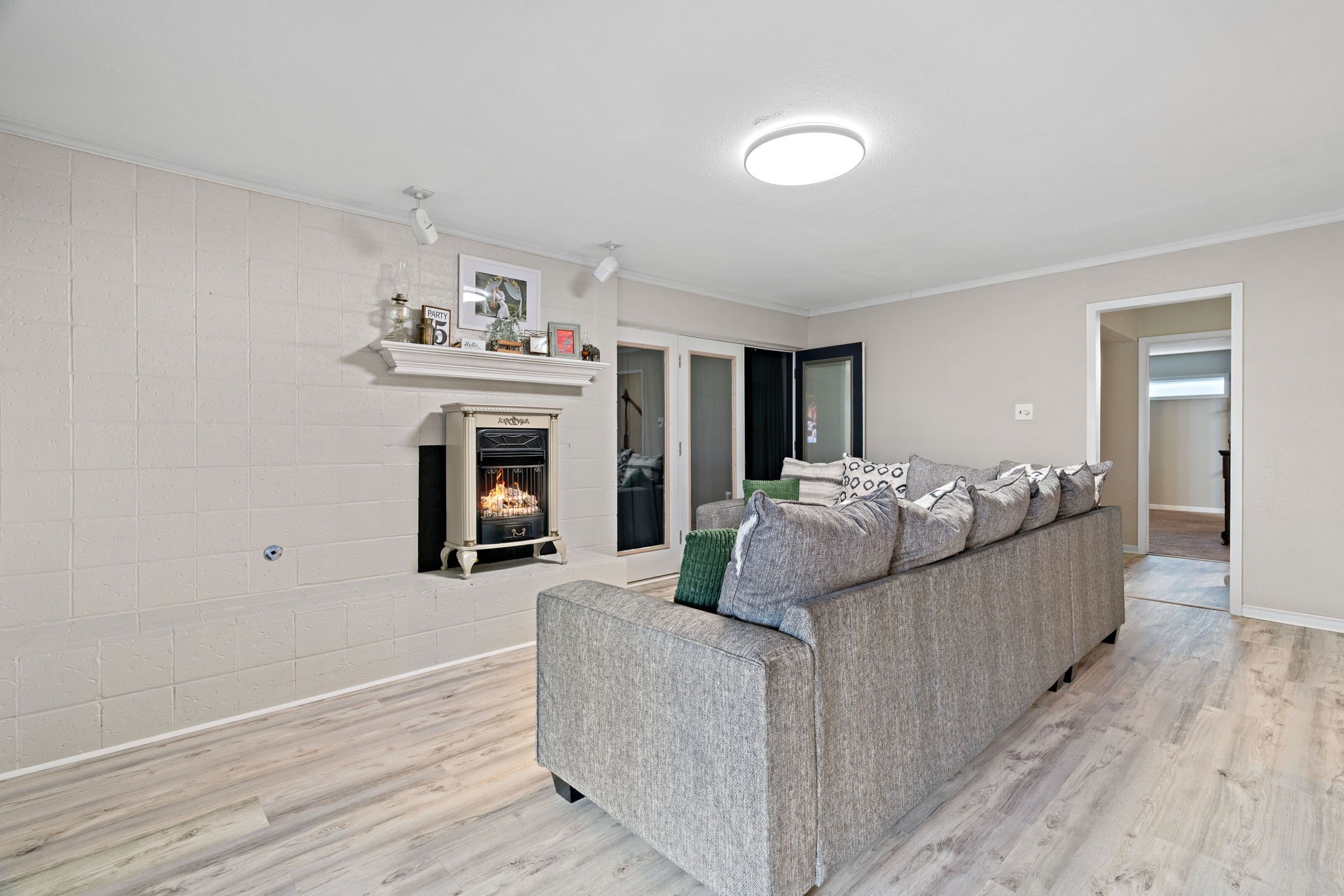 6409 Buena Vista Drive
