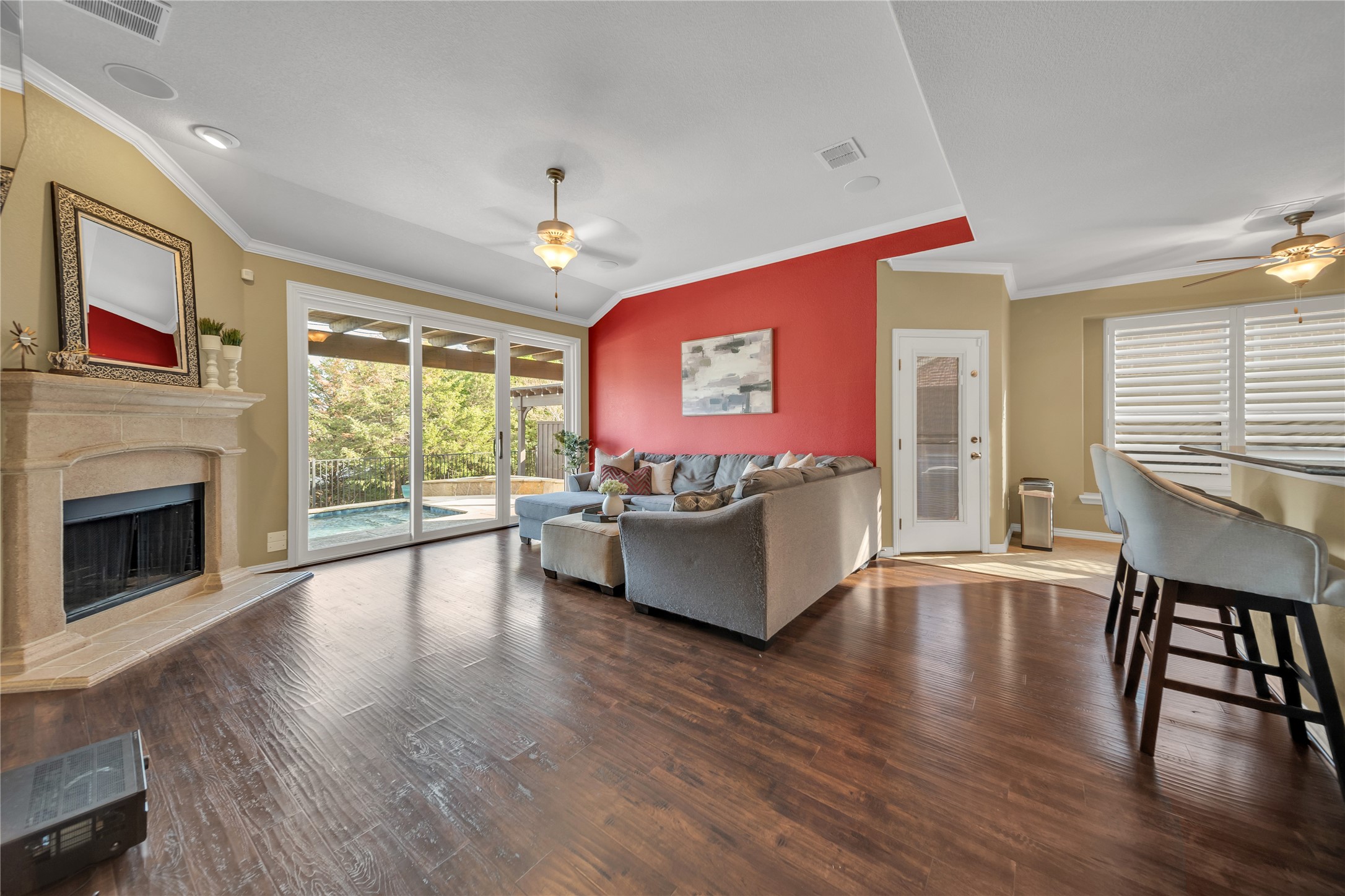 186 Balfour Drive