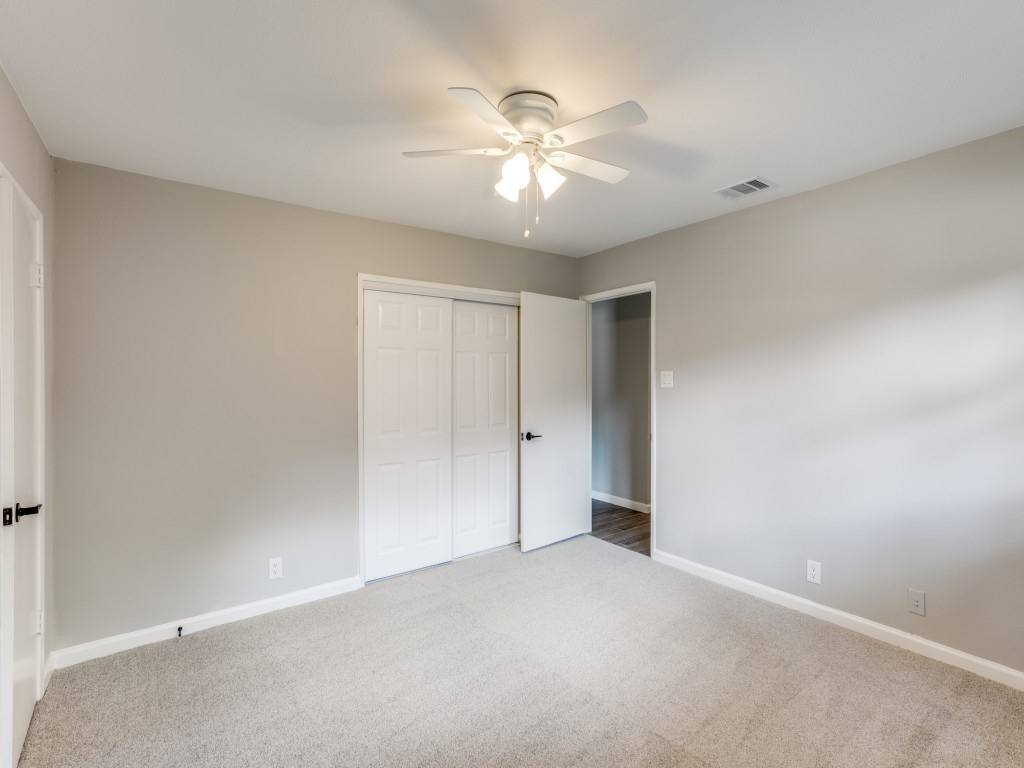 923 Warfield Way