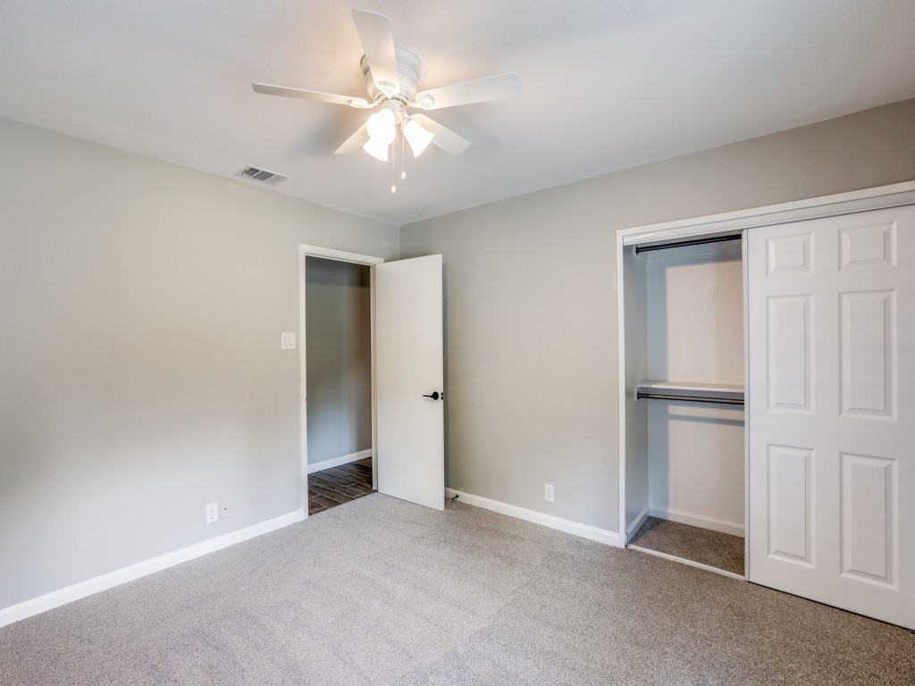923 Warfield Way