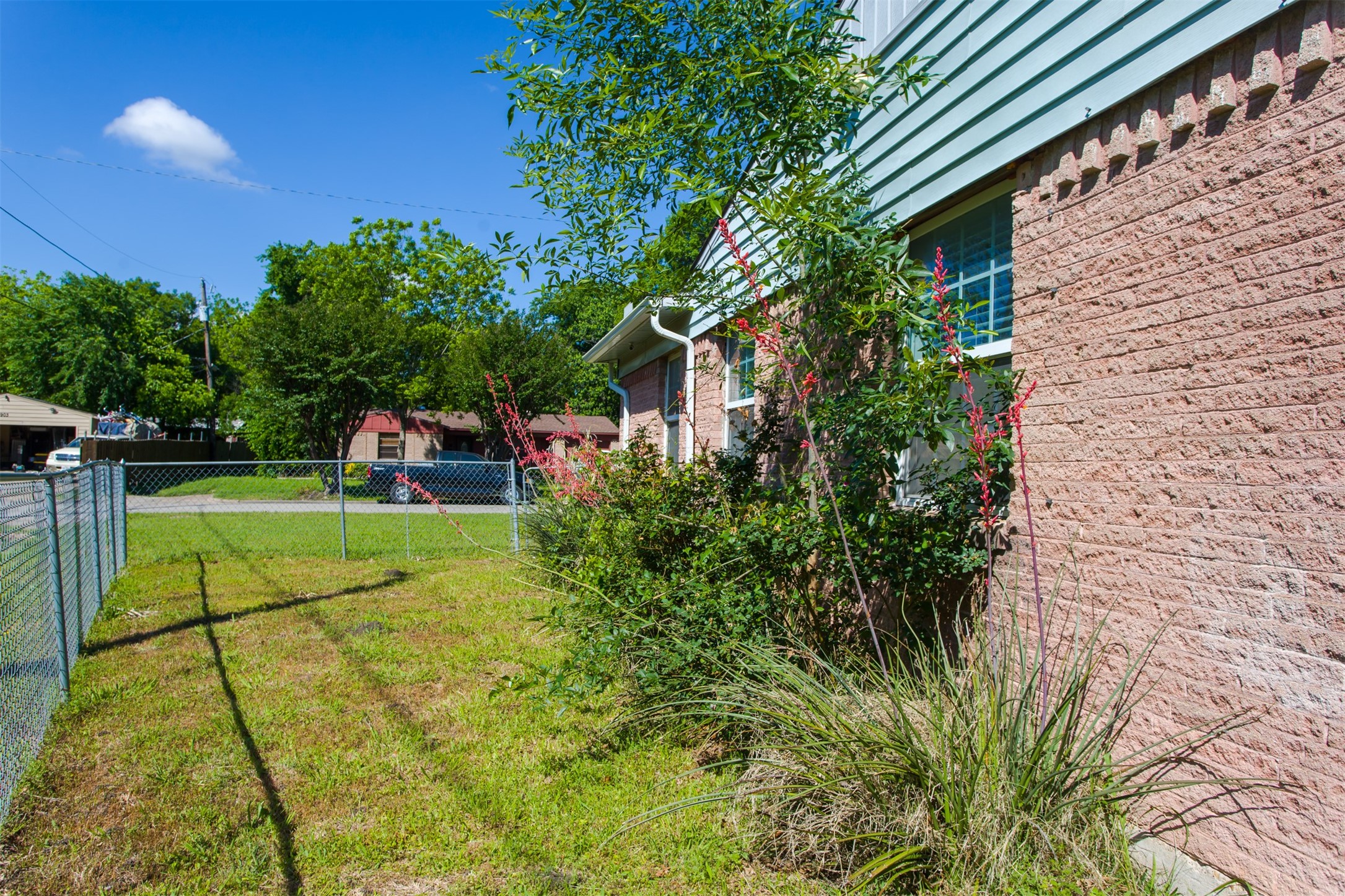 4712 Laurel Lane