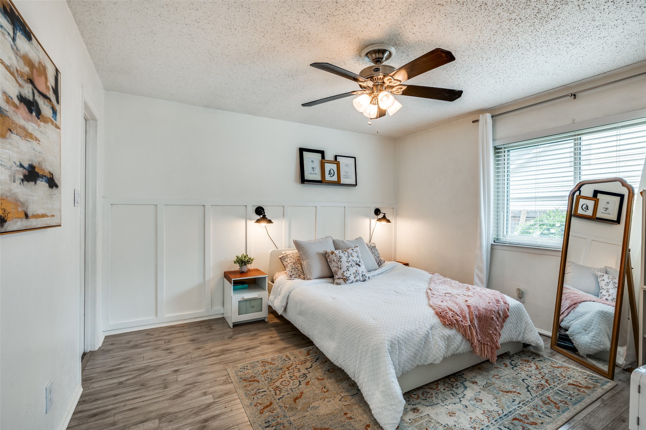 313 W Ash Lane