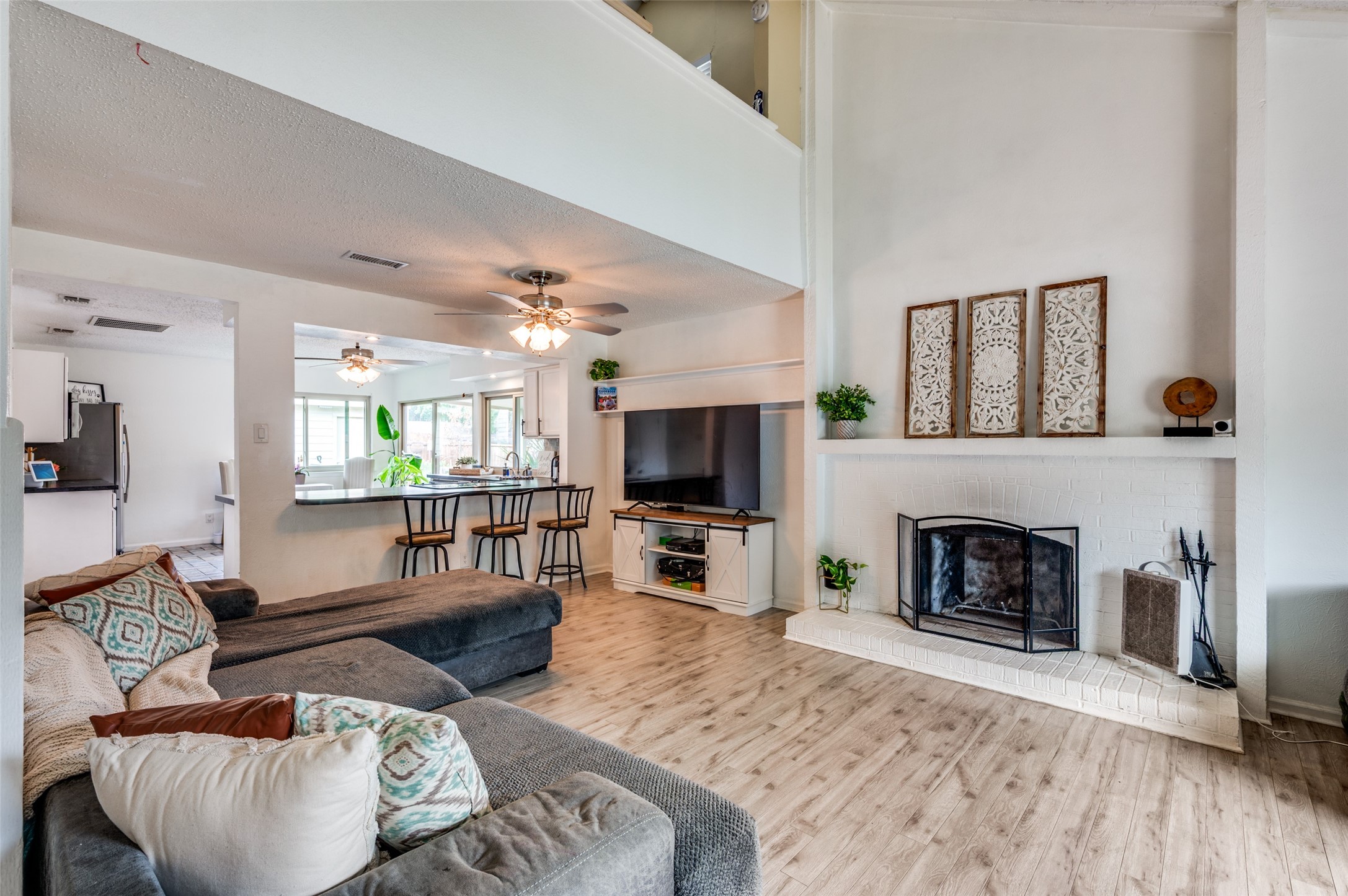 313 W Ash Lane