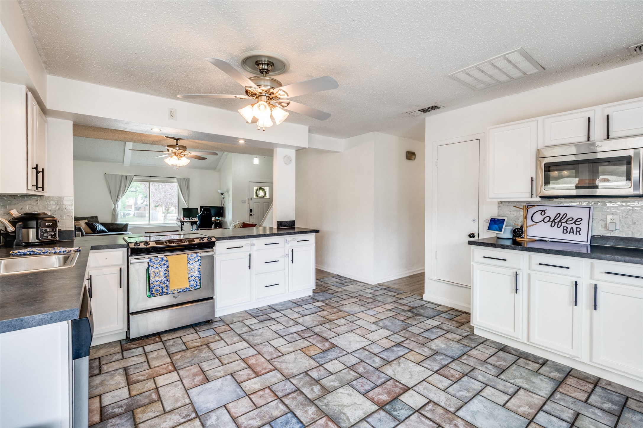 313 W Ash Lane