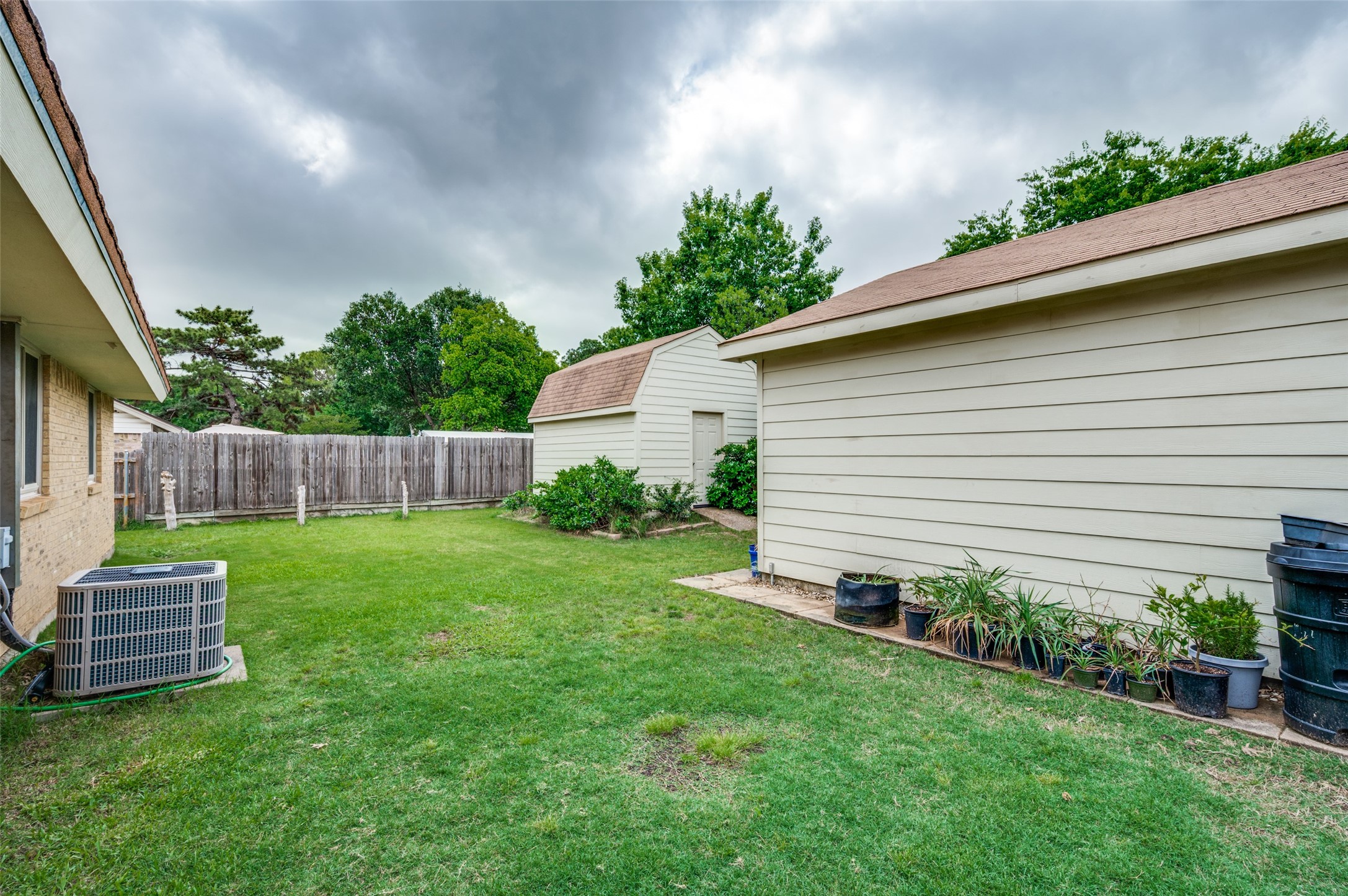 313 W Ash Lane