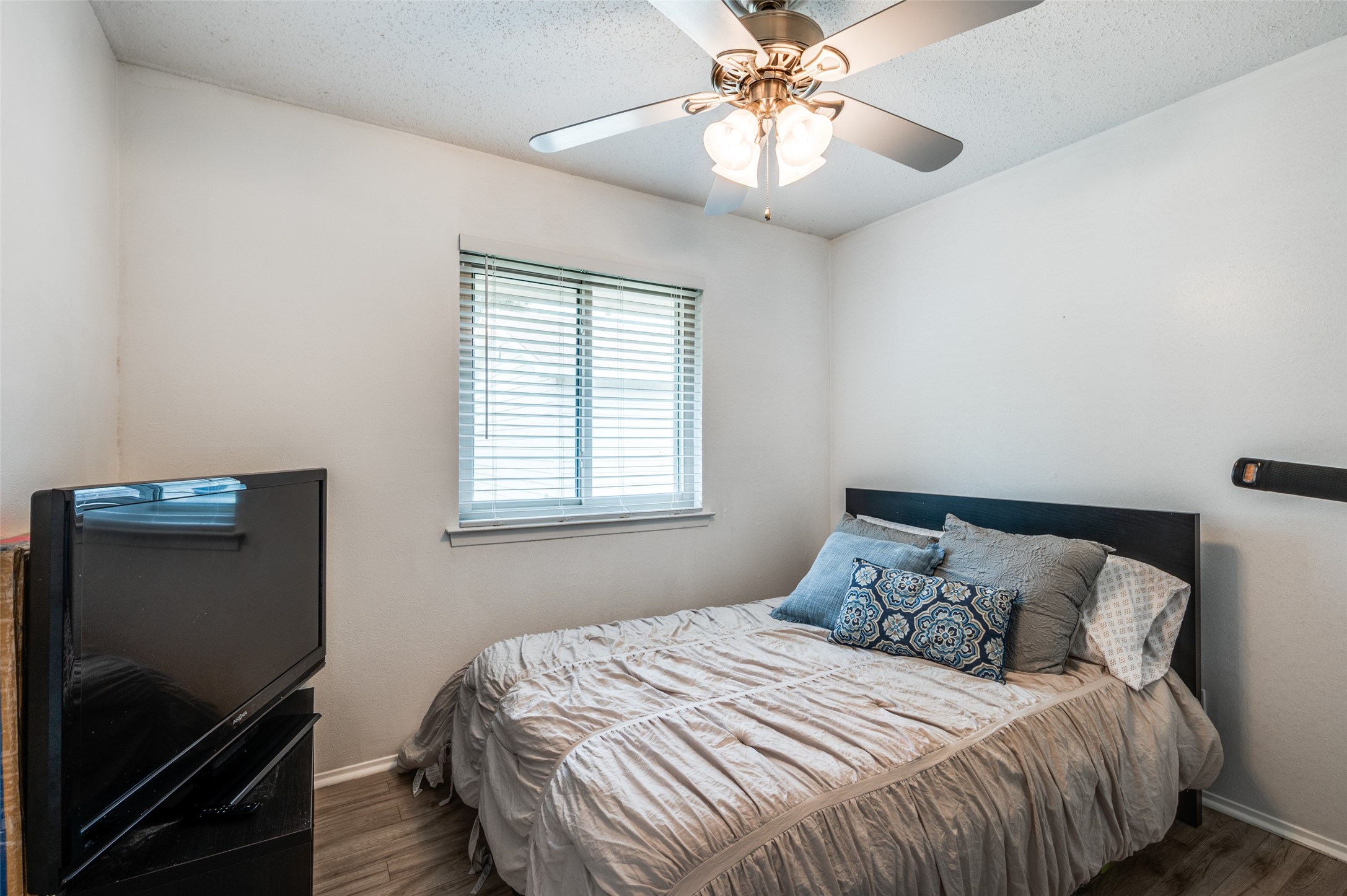 313 W Ash Lane