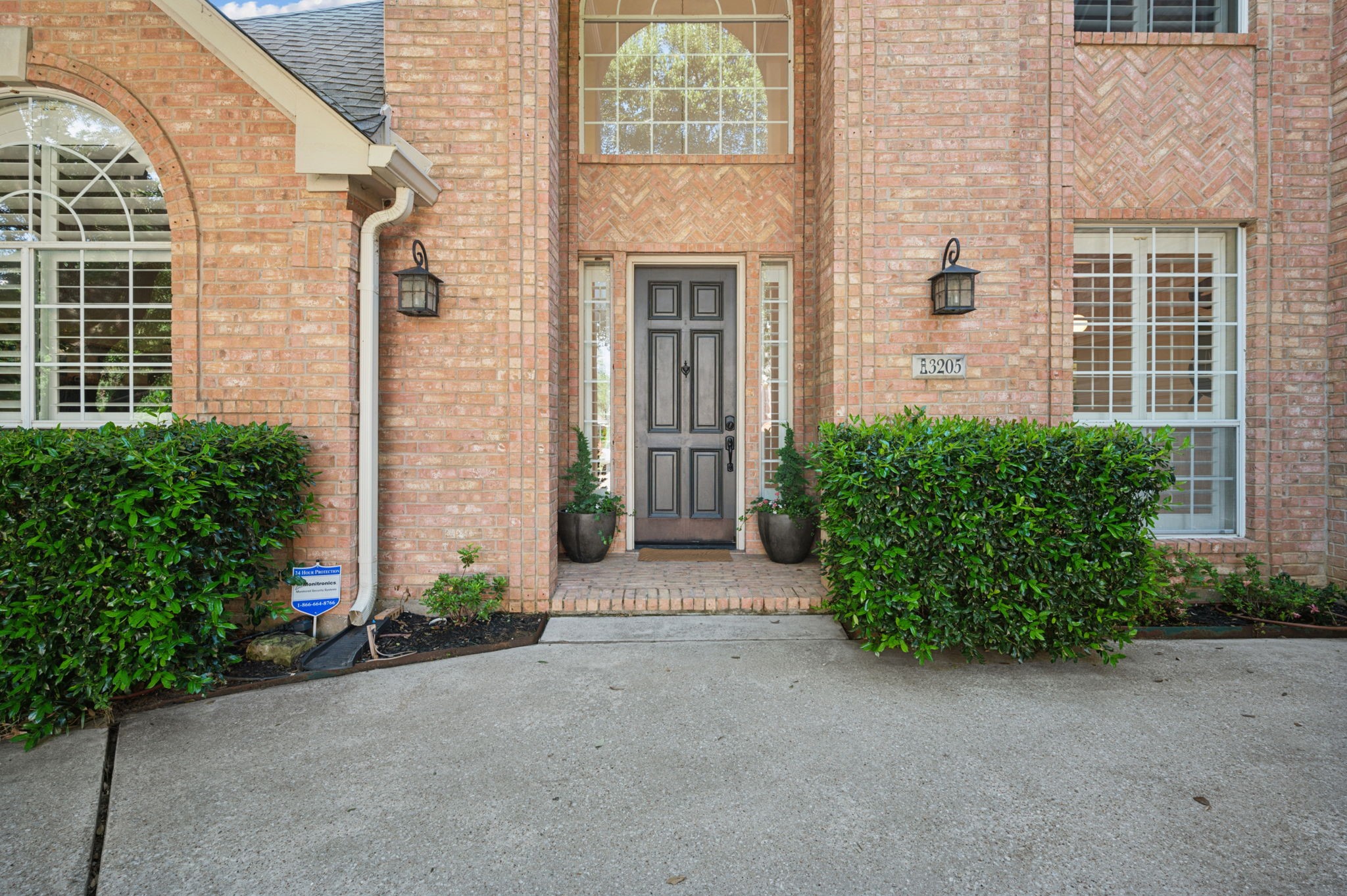 3205 Steeple Point Place