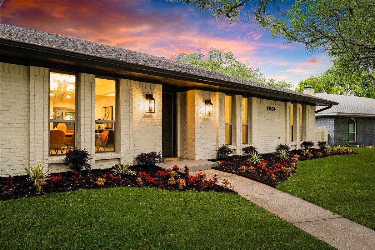 2904 Deep Valley Trail