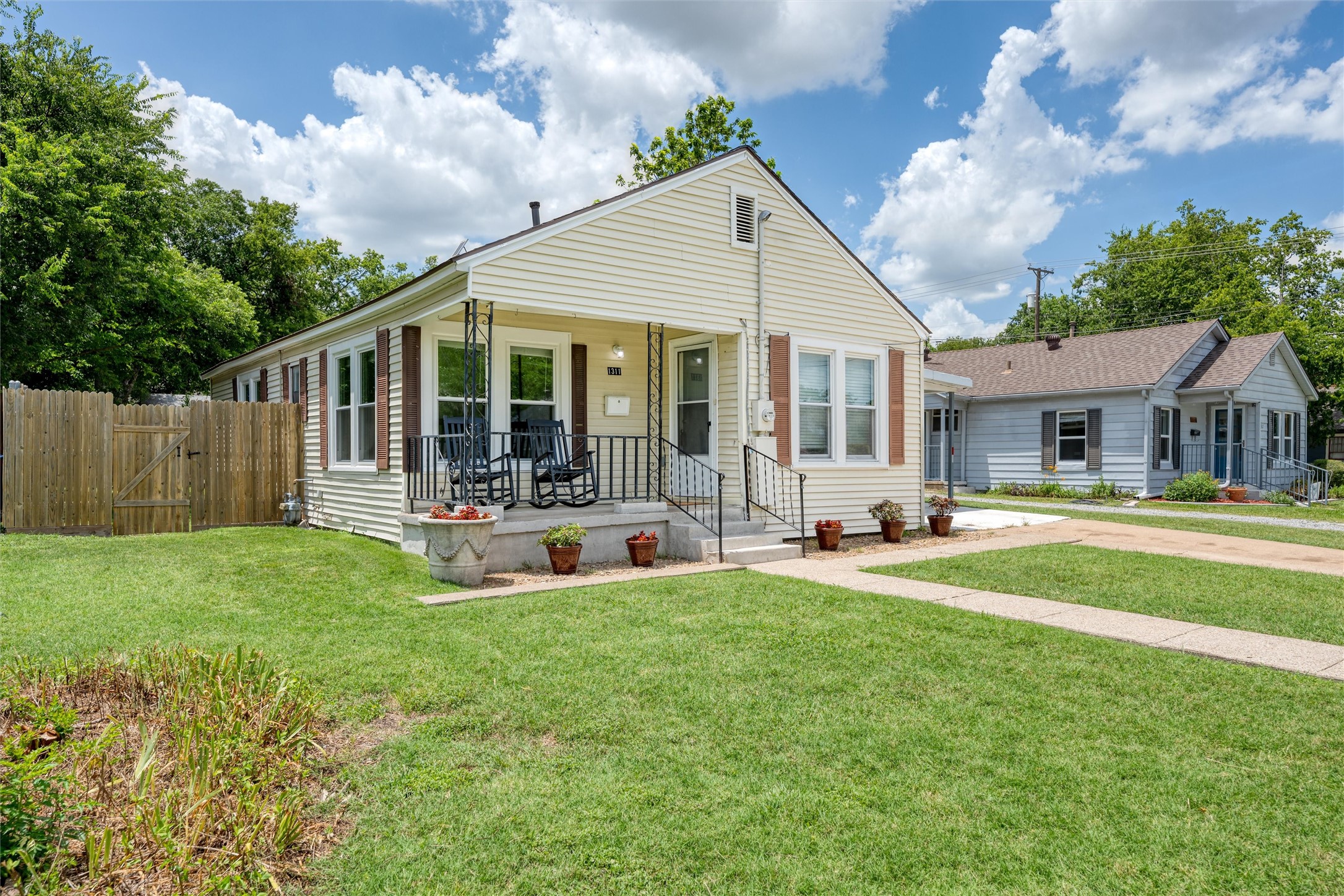 1311 Oak Street