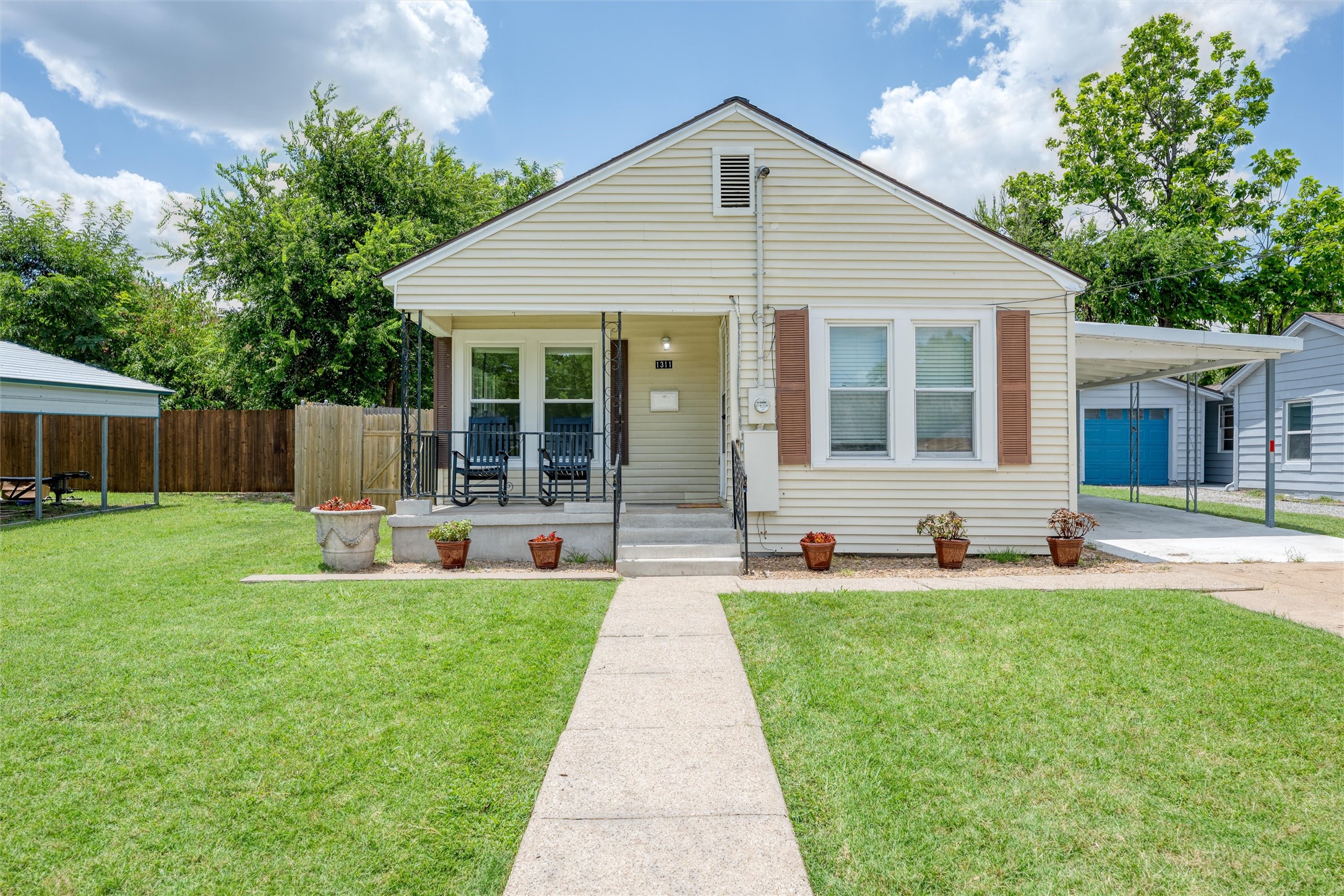 1311 Oak Street