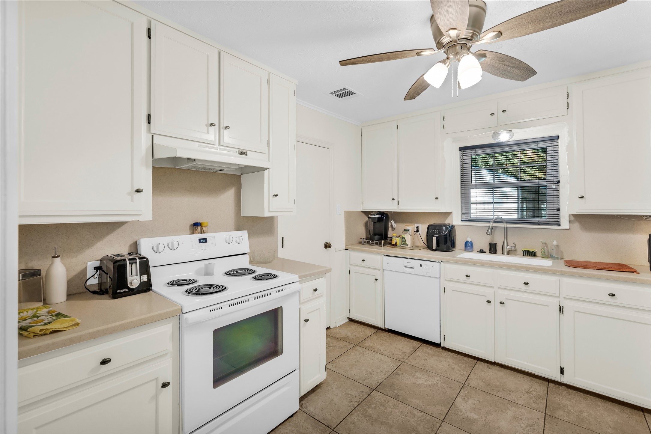 4113 Crestview Drive