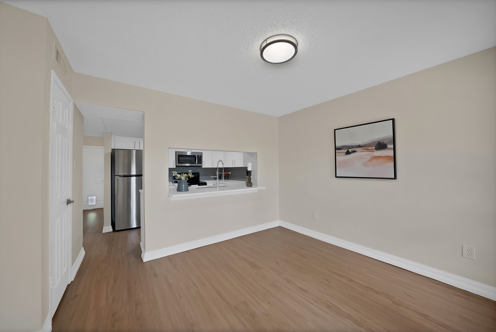 2902 Woodcroft Circle