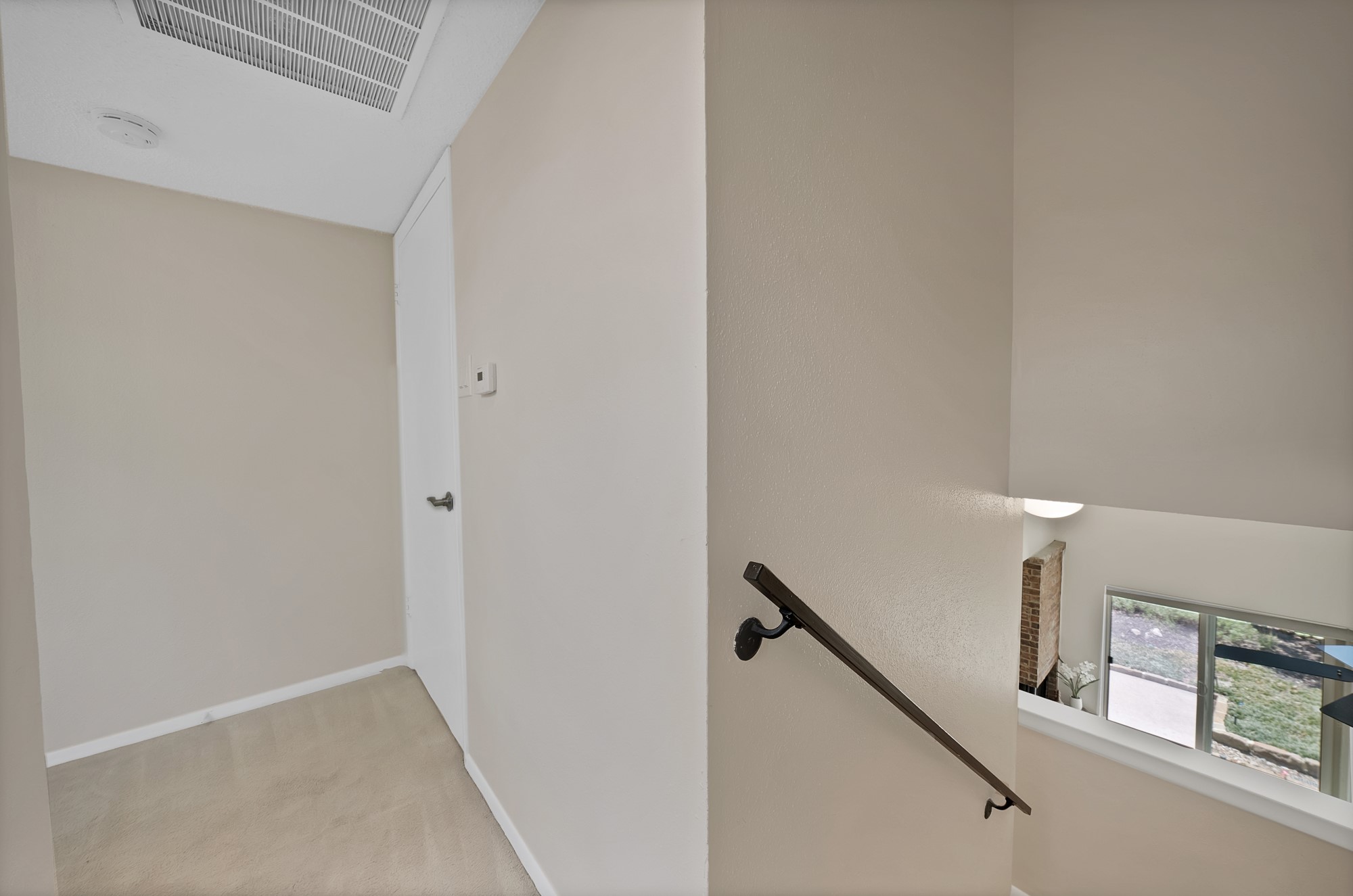 2902 Woodcroft Circle