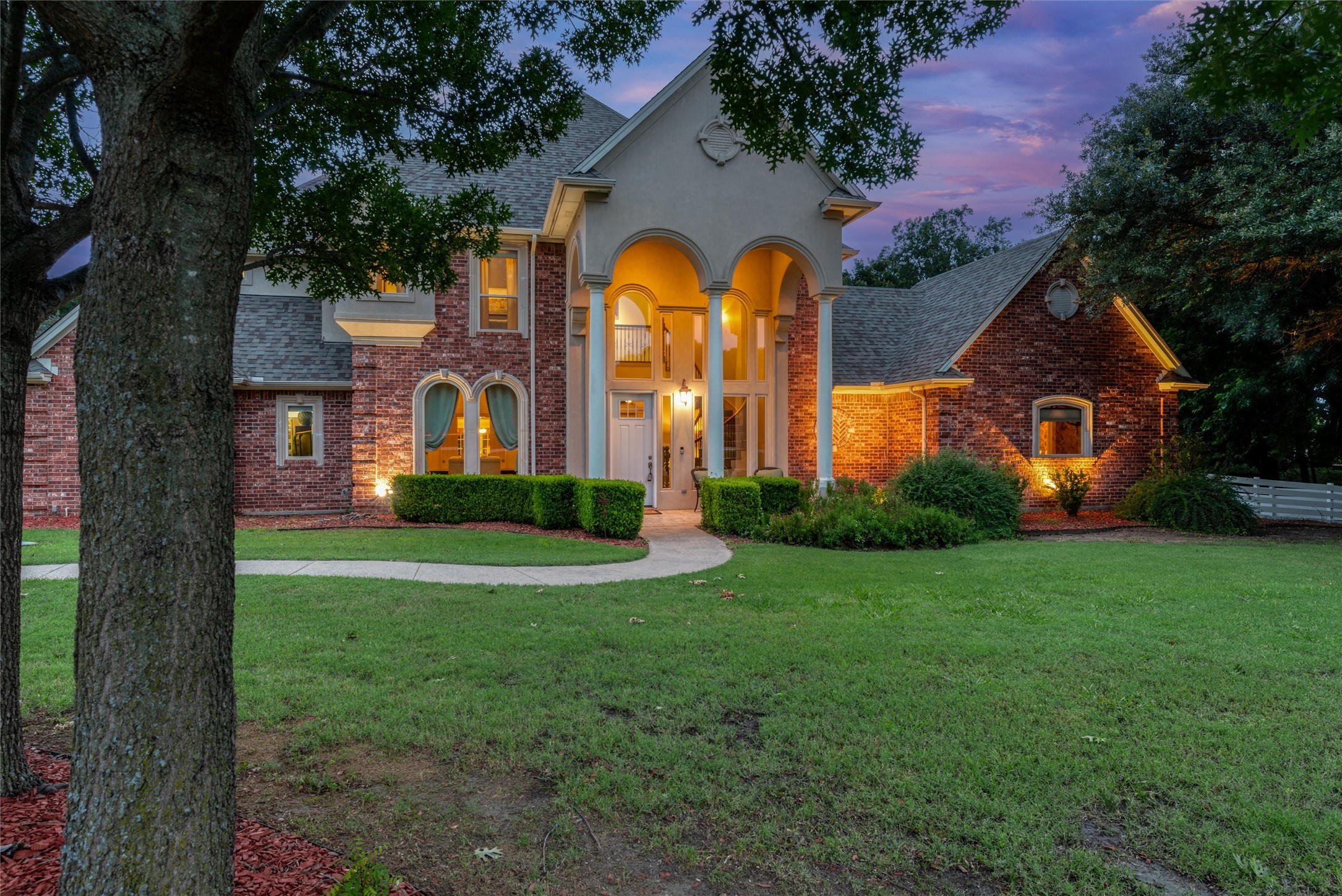 3873 Heritage Trail
