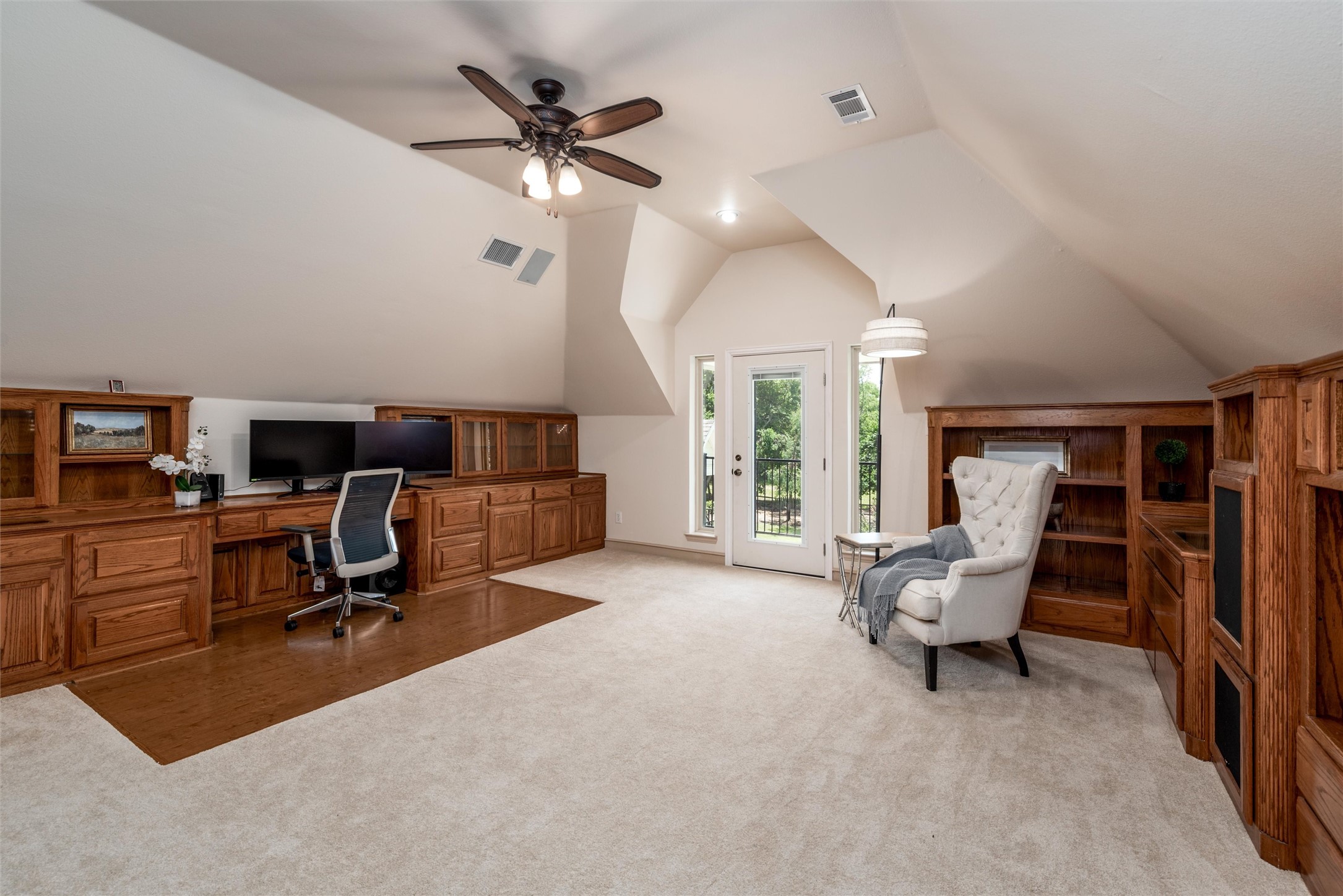 3873 Heritage Trail