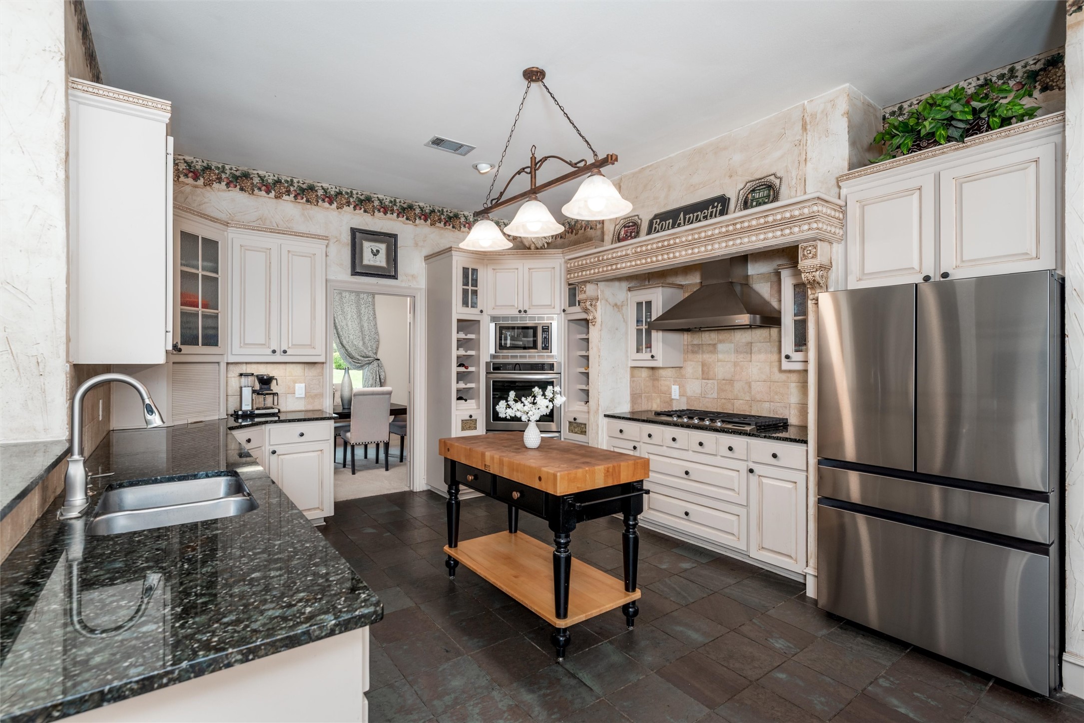 3873 Heritage Trail
