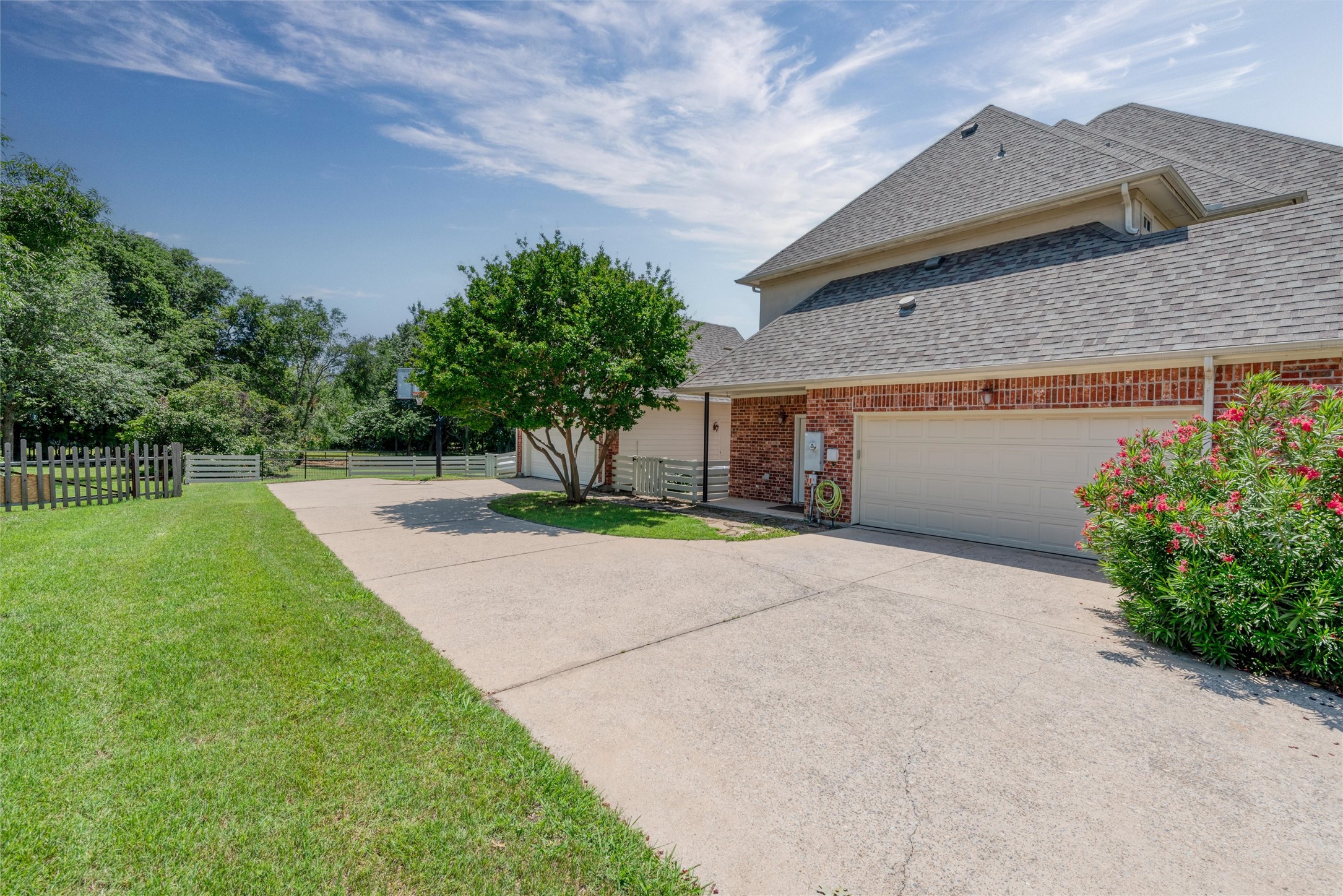 3873 Heritage Trail