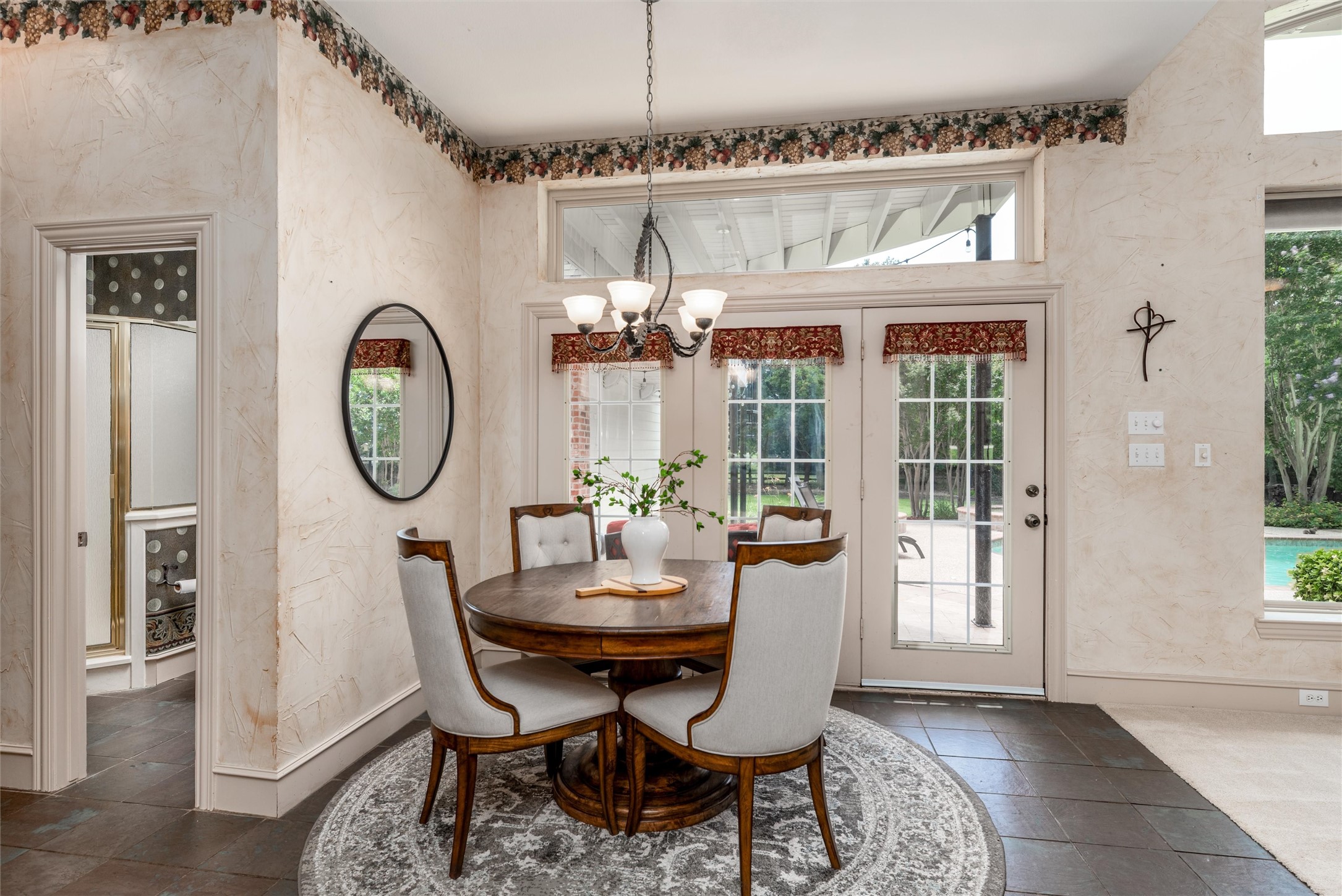 3873 Heritage Trail