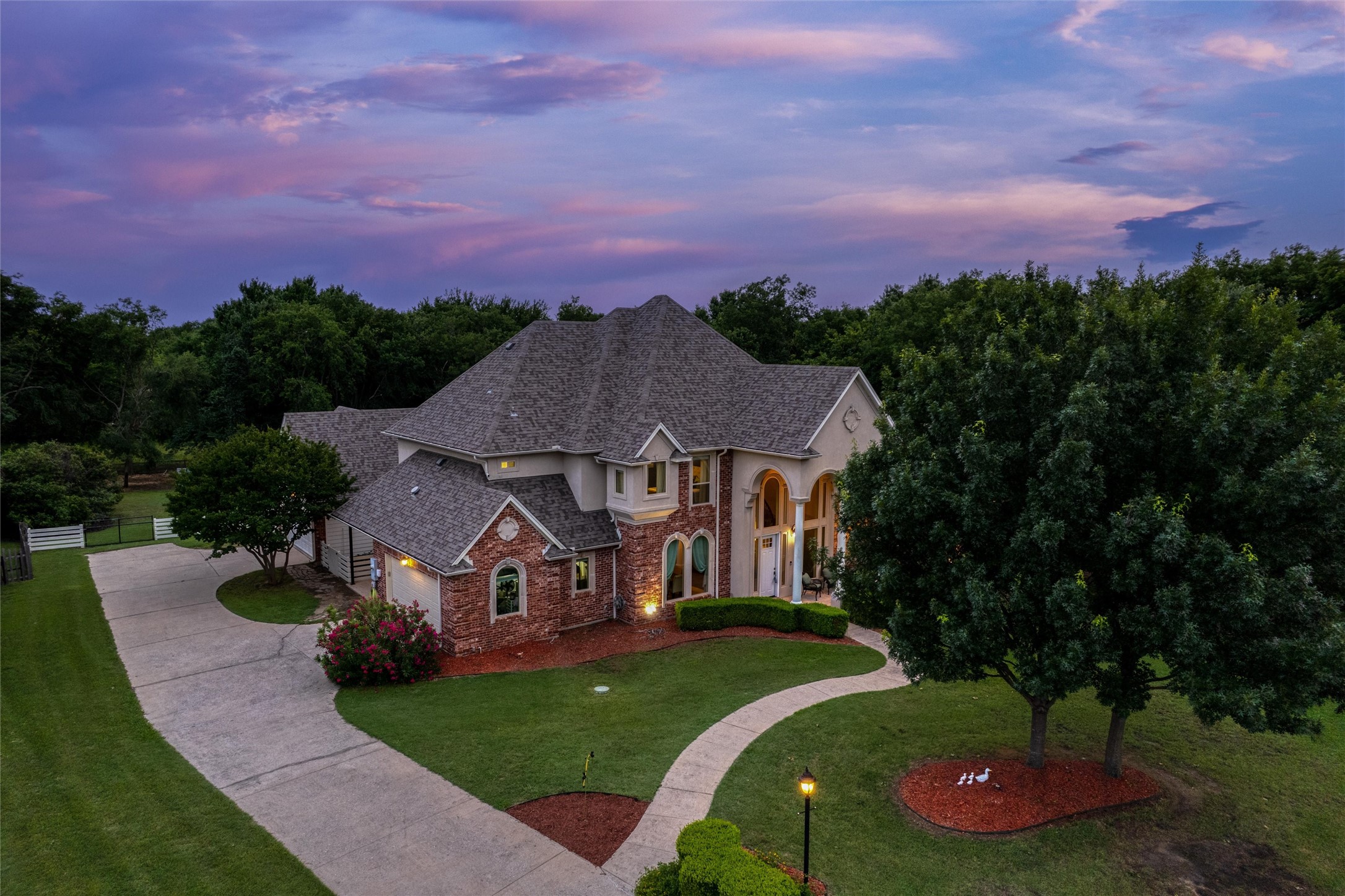 3873 Heritage Trail