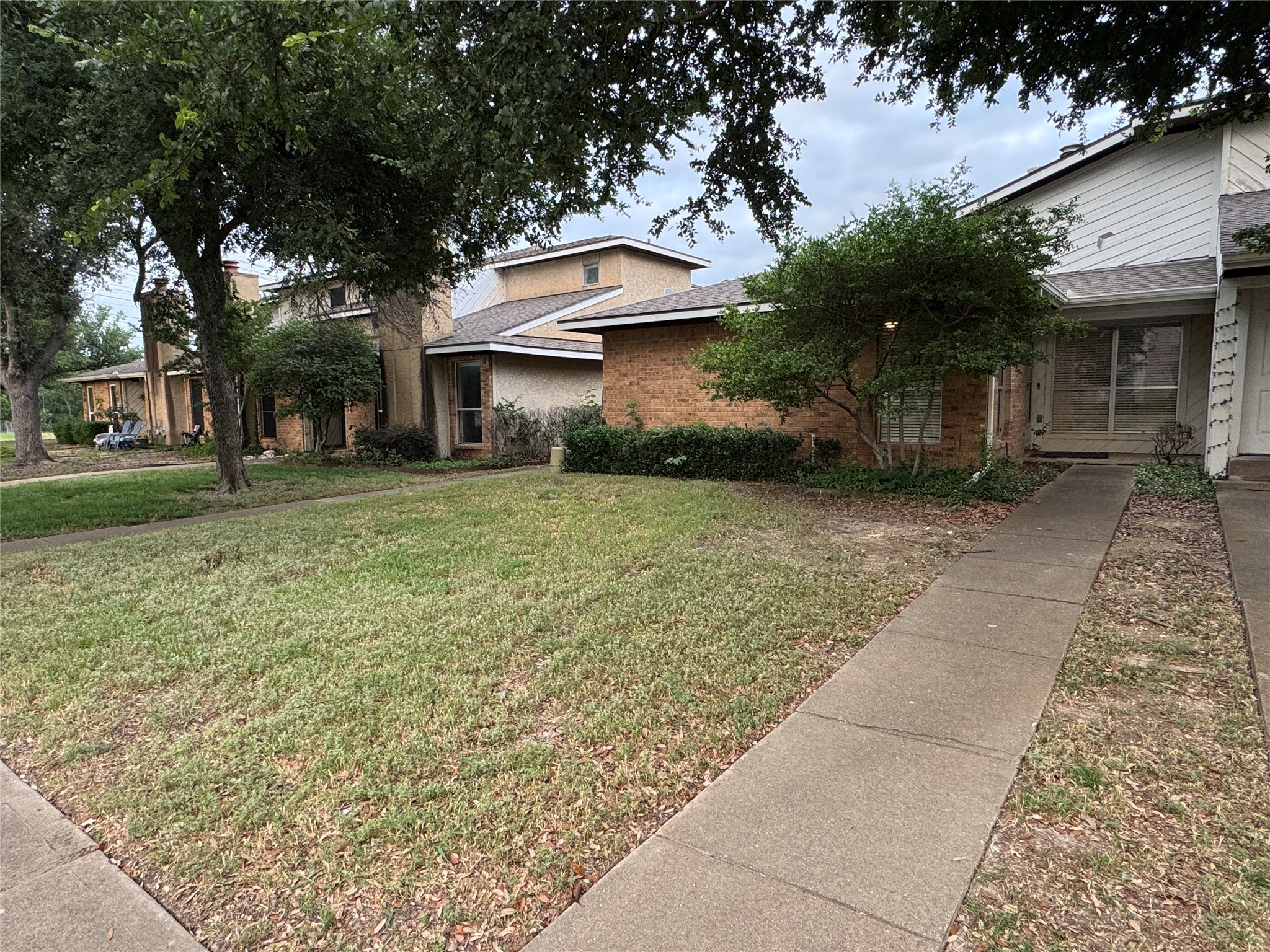 4947 Regal Bluff