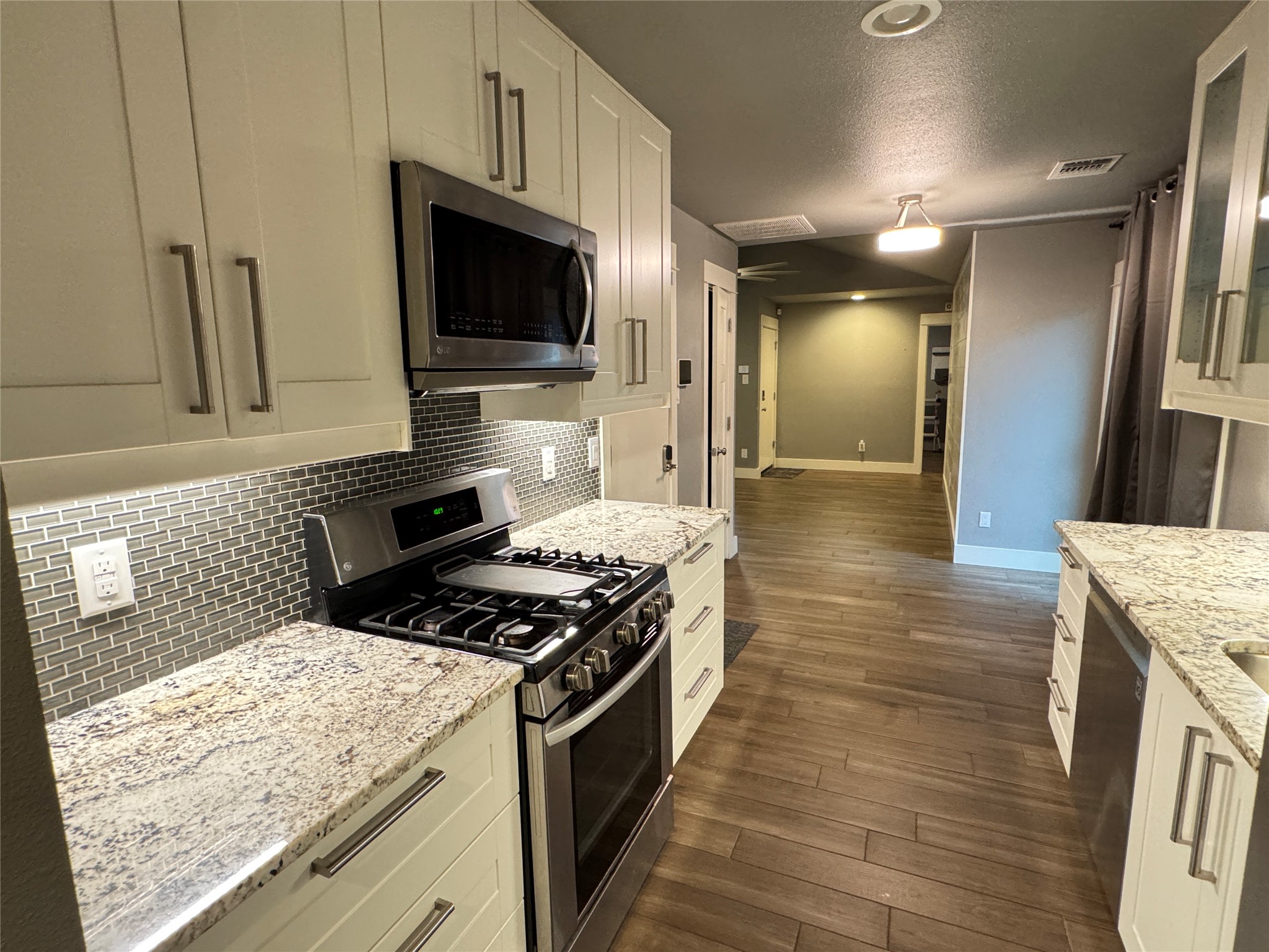 4947 Regal Bluff