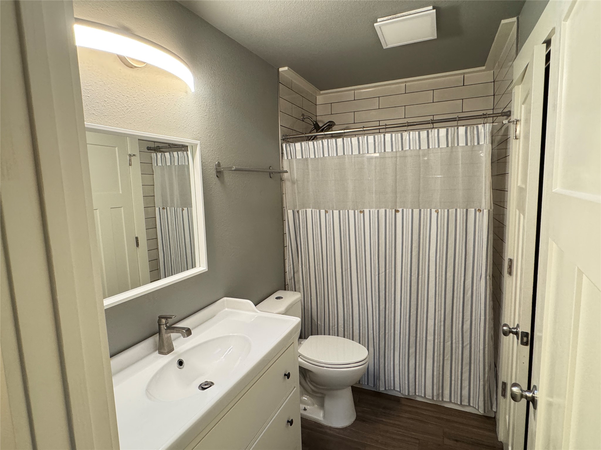 4947 Regal Bluff