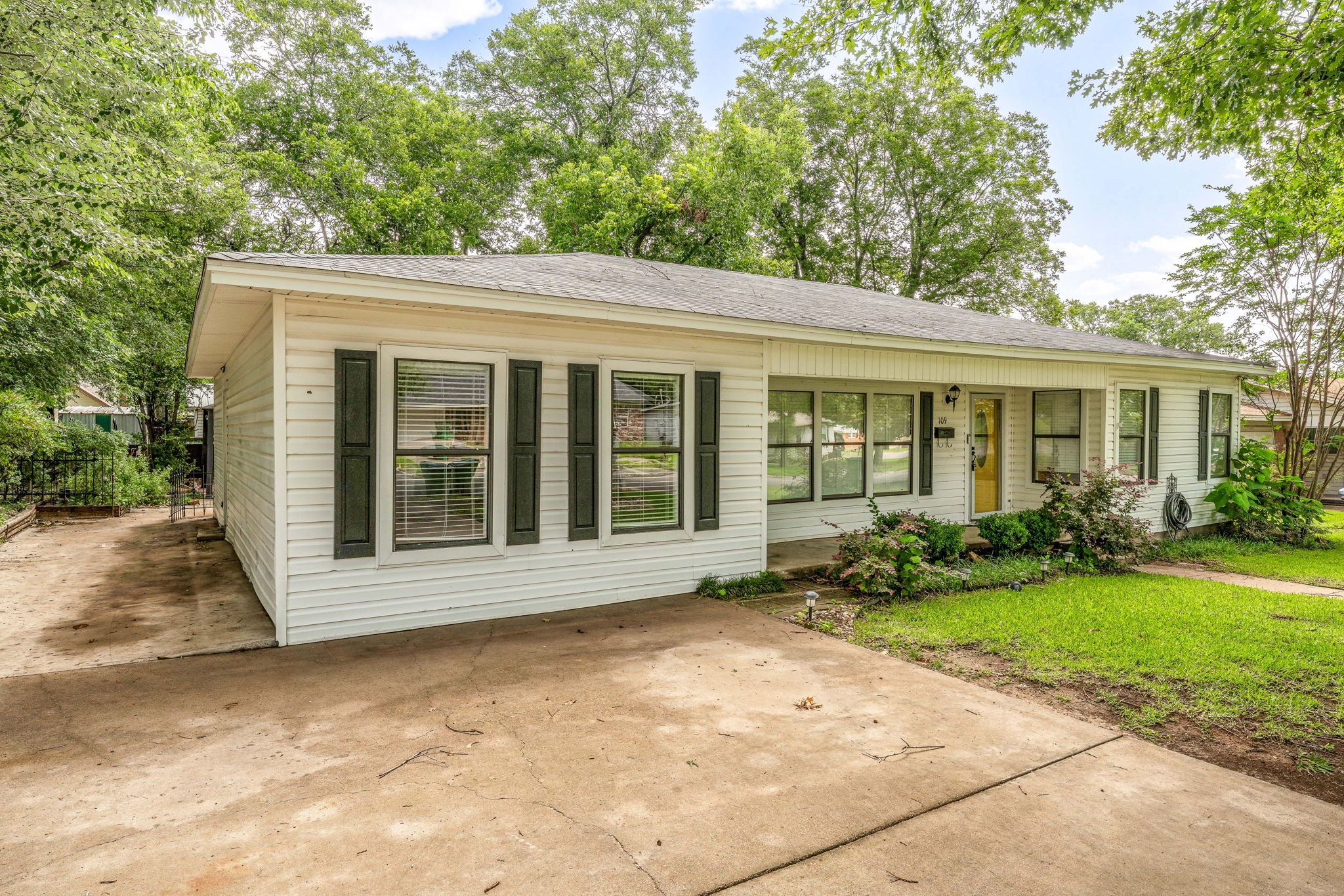 109 Greenview Drive
