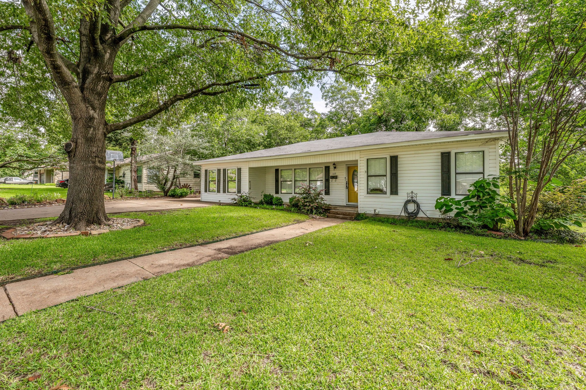 109 Greenview Drive