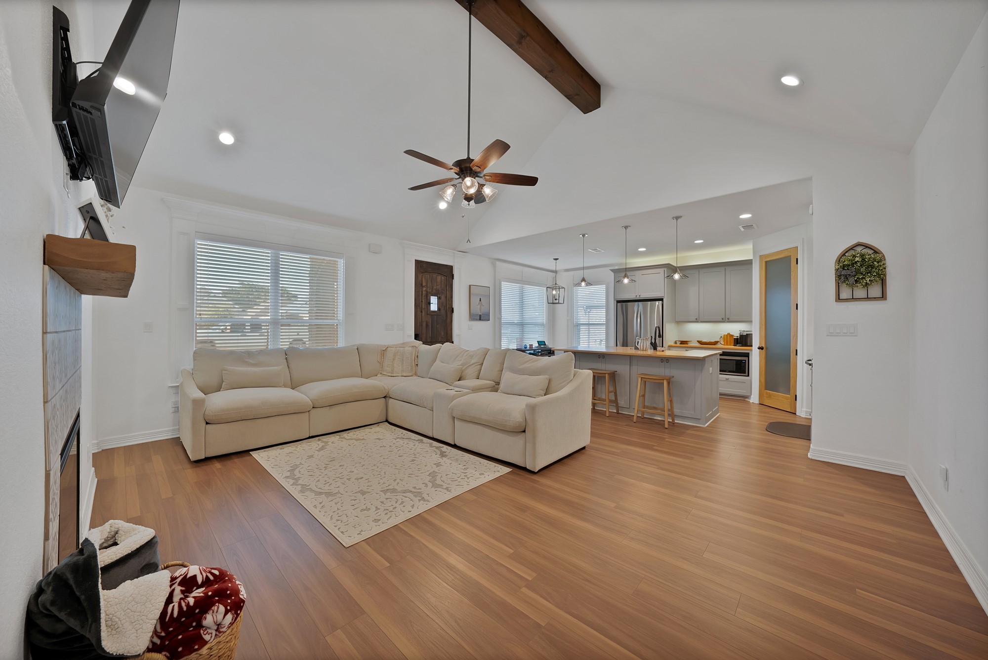 940 E 5th Street