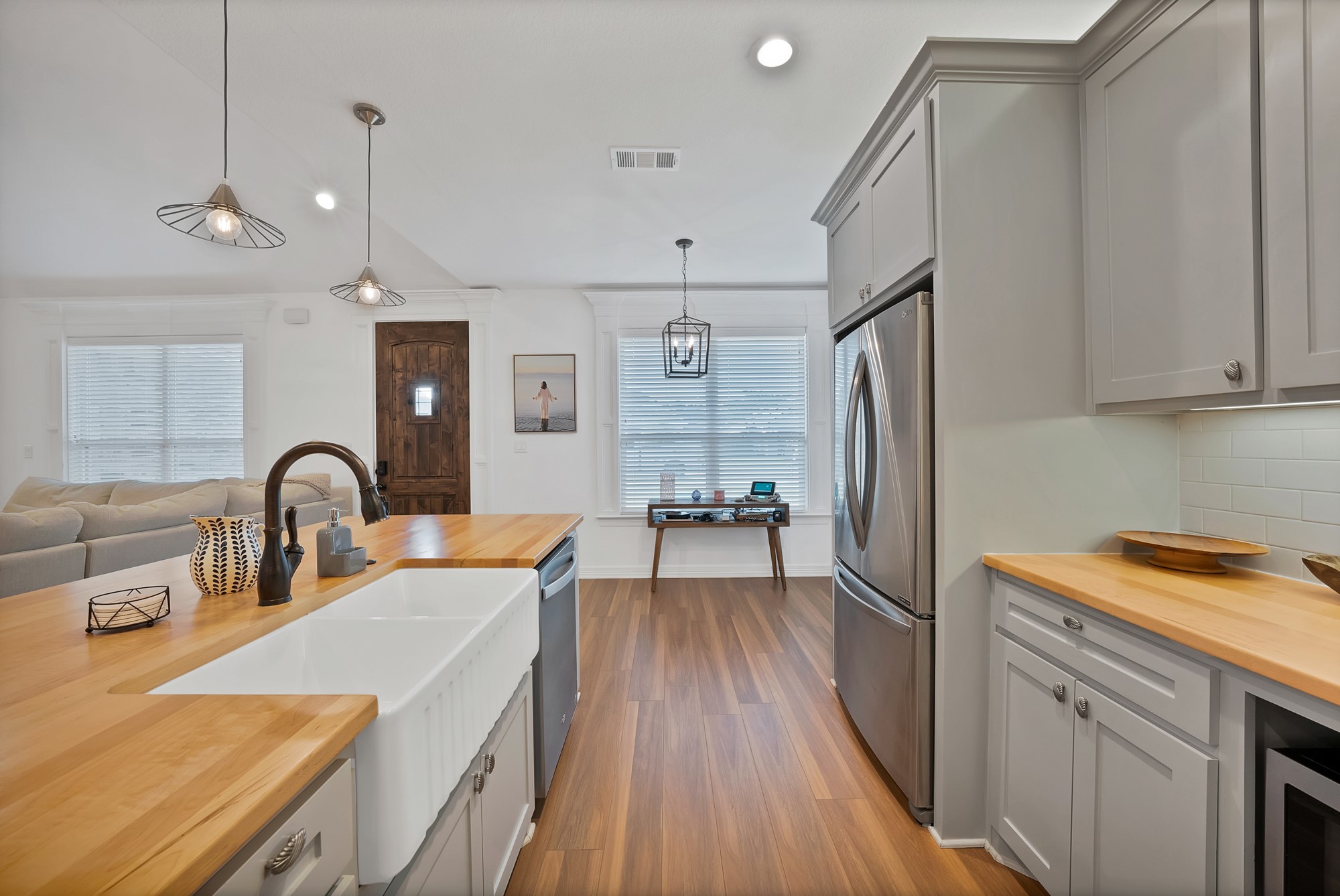 940 E 5th Street
