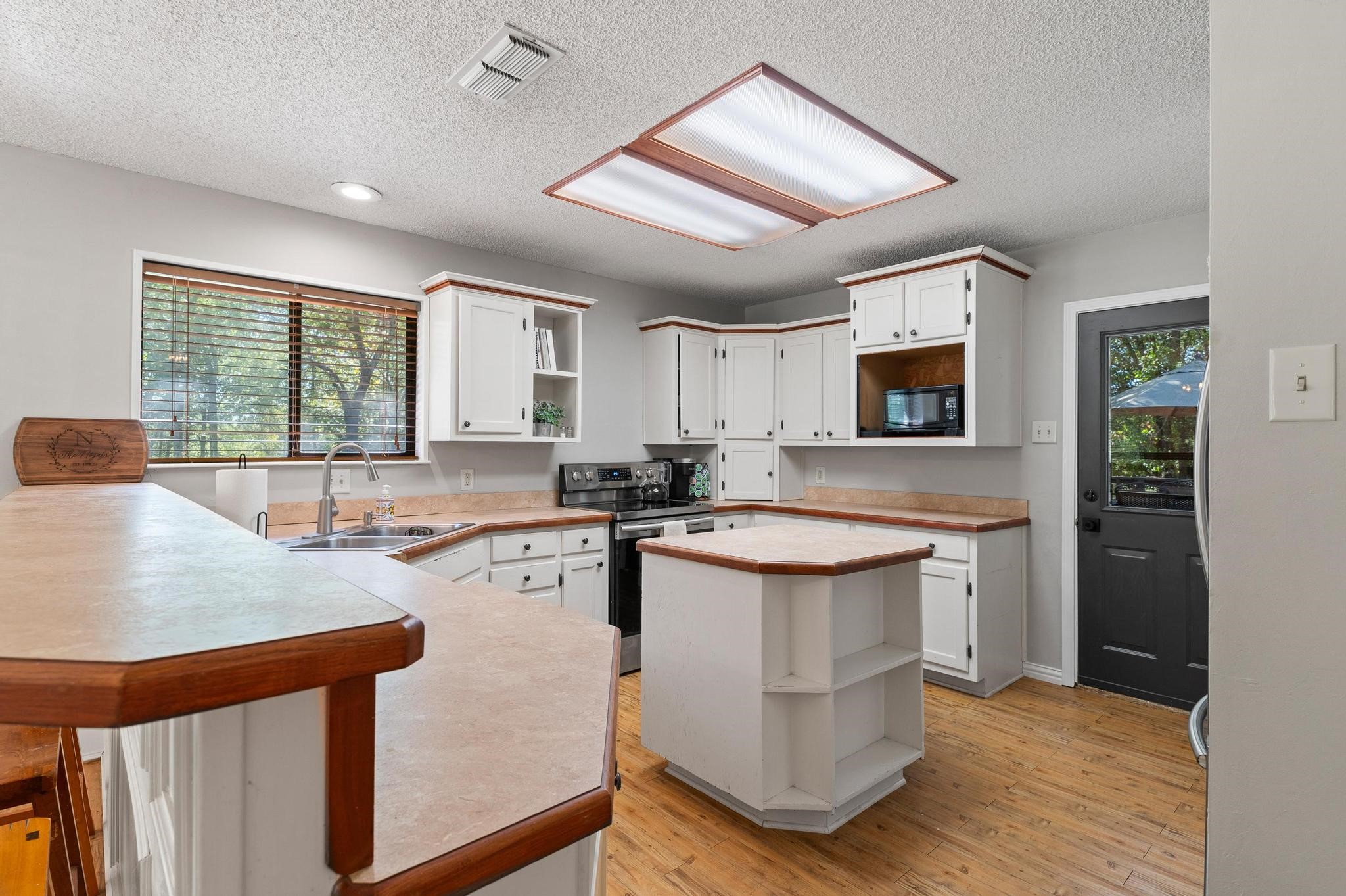 143 Shady Woods Lane