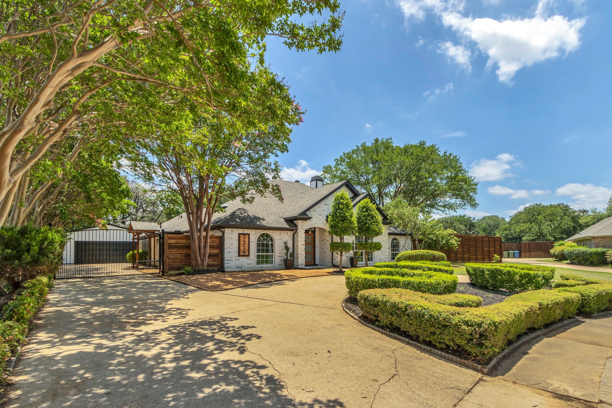 2219 Morriss Court