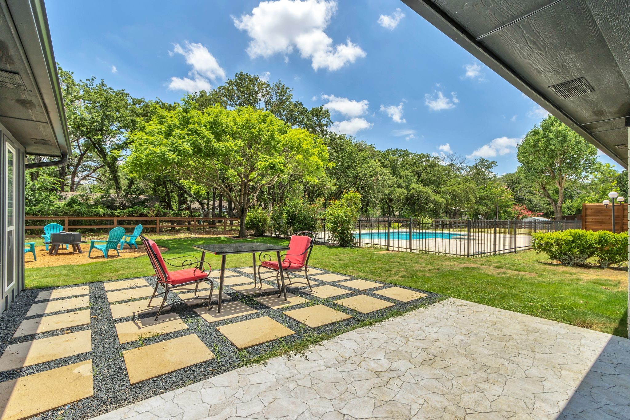2219 Morriss Court