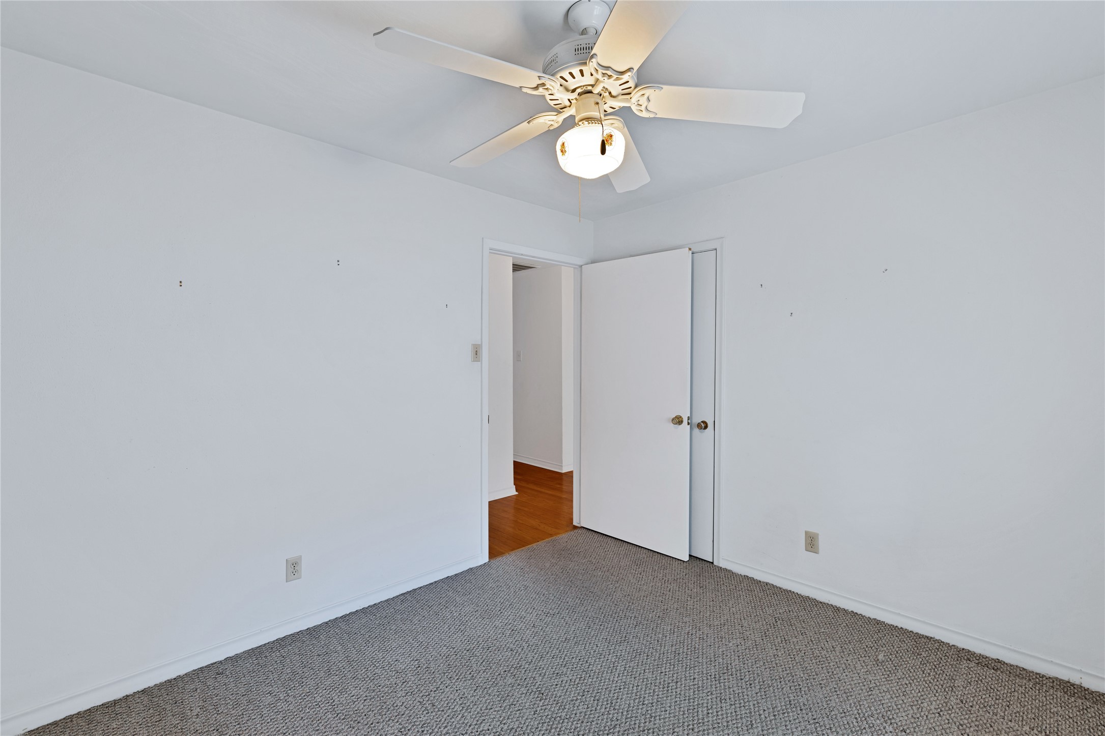 114 W Woodbury Drive