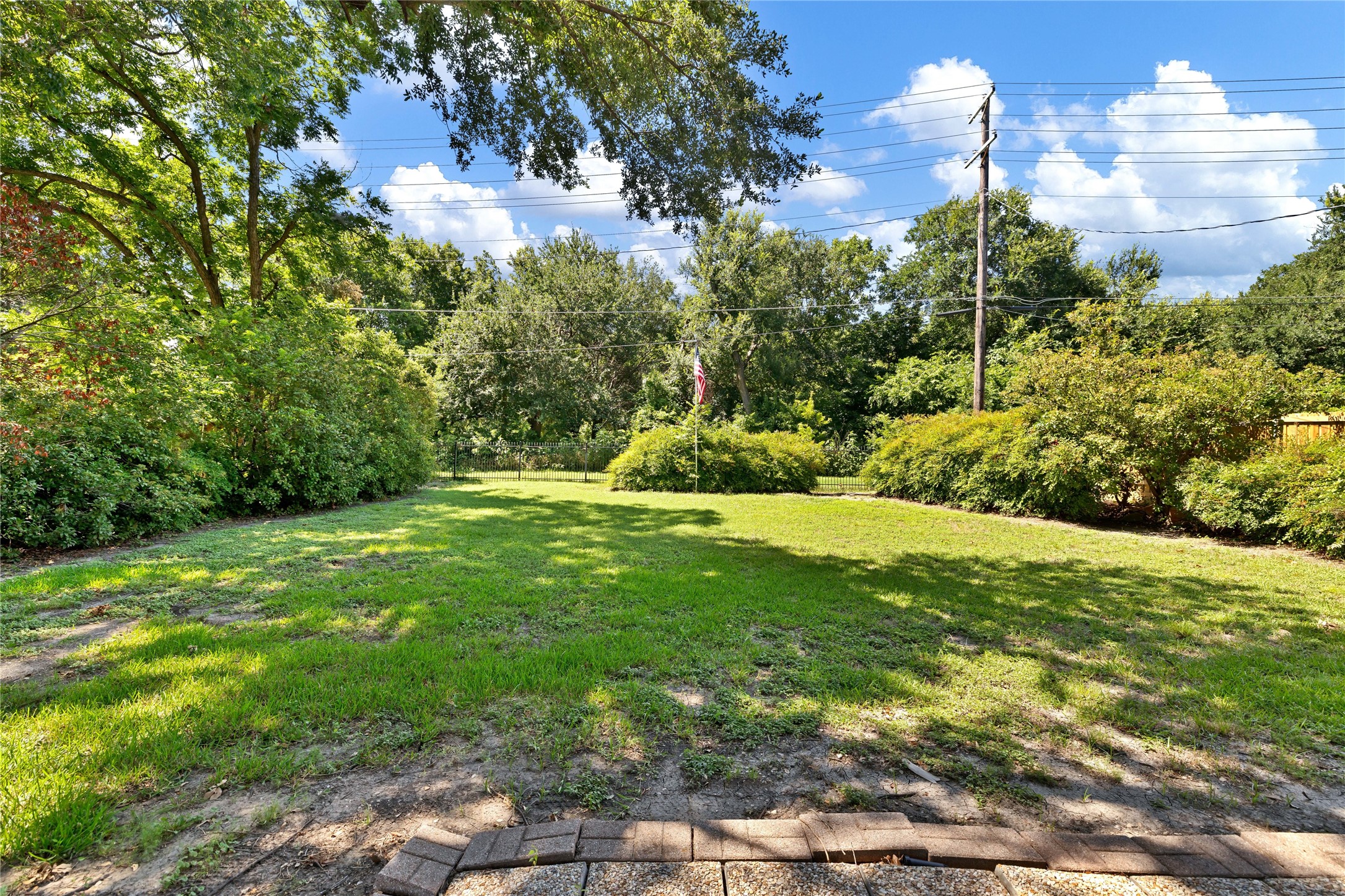 114 W Woodbury Drive
