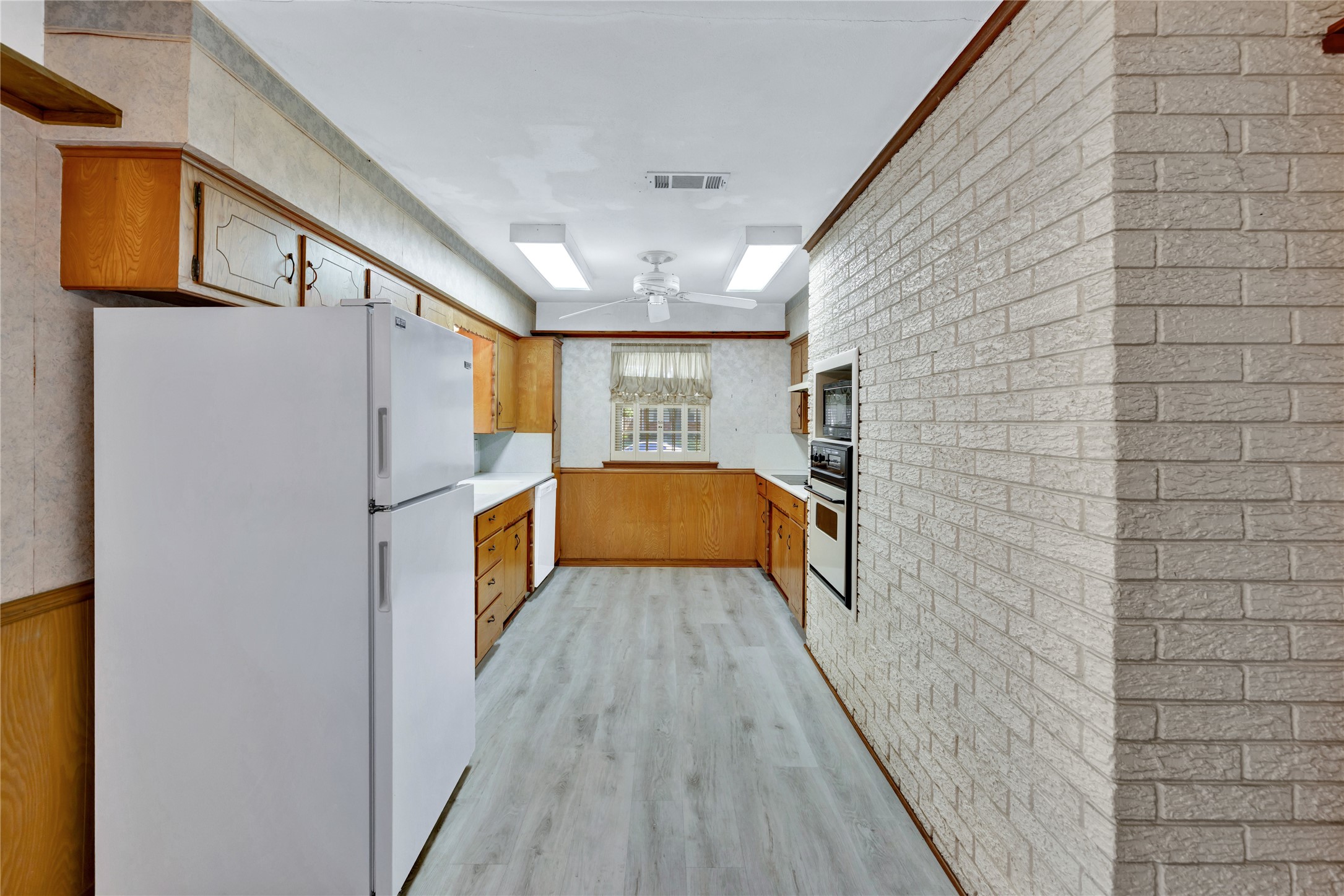 114 W Woodbury Drive