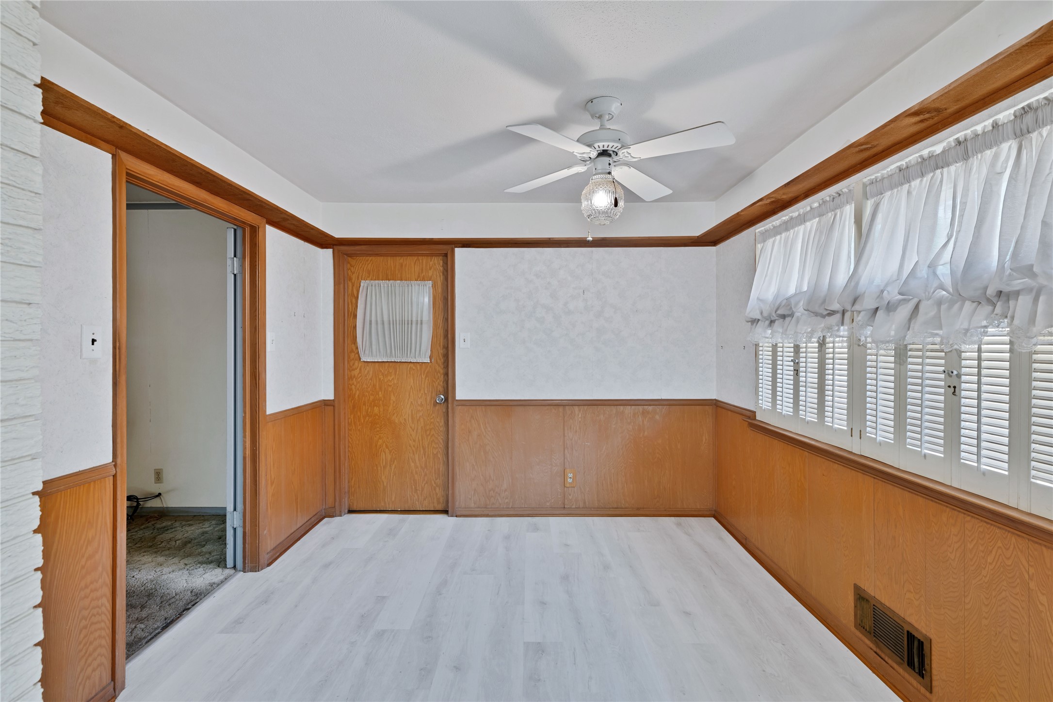 114 W Woodbury Drive